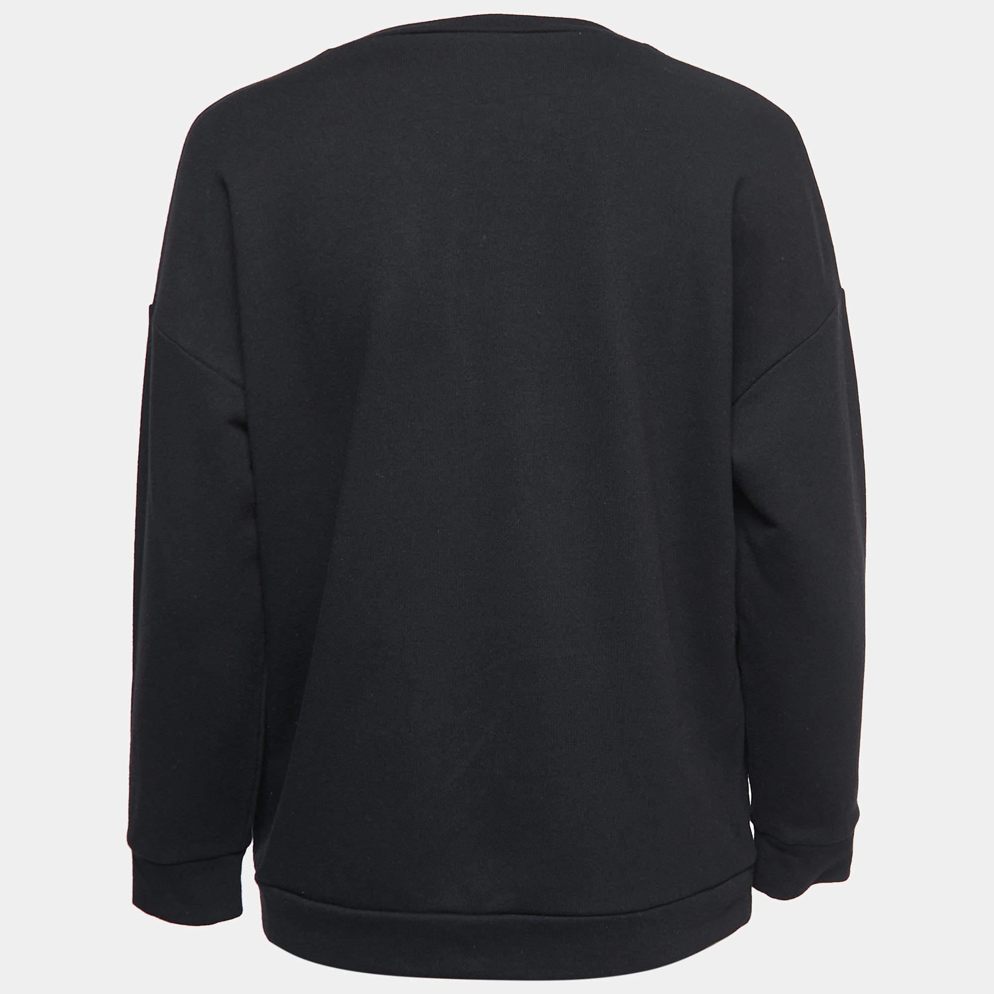 Whether you want to go out on casual outings with friends or just want to lounge around  this pullover is a versatile piece and can be styled in many ways. It has been made using fine fabric.