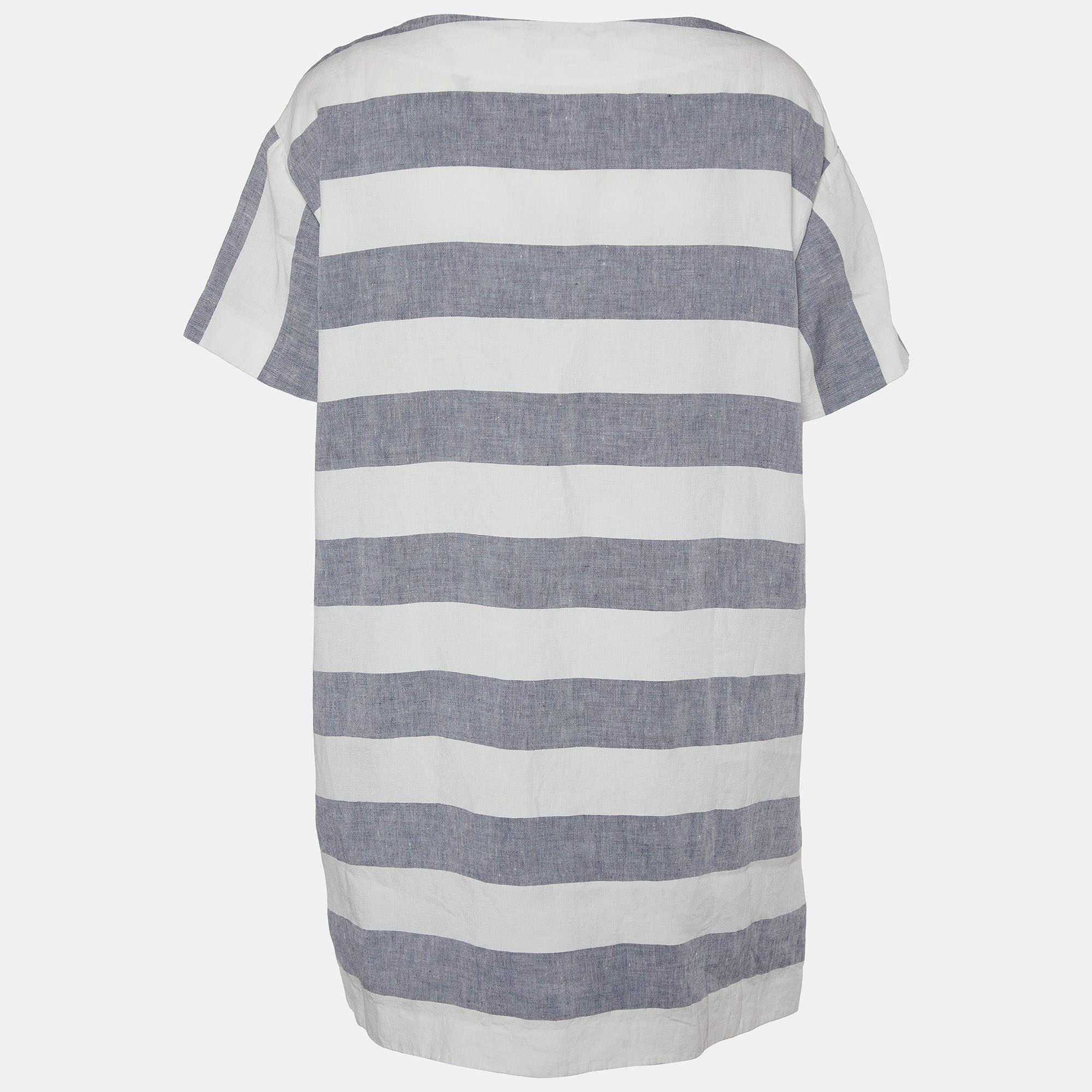 Careful tailoring quality materials and elegant cuts make this designer top a piece to cherish It comes in a classic design to be easy to style.