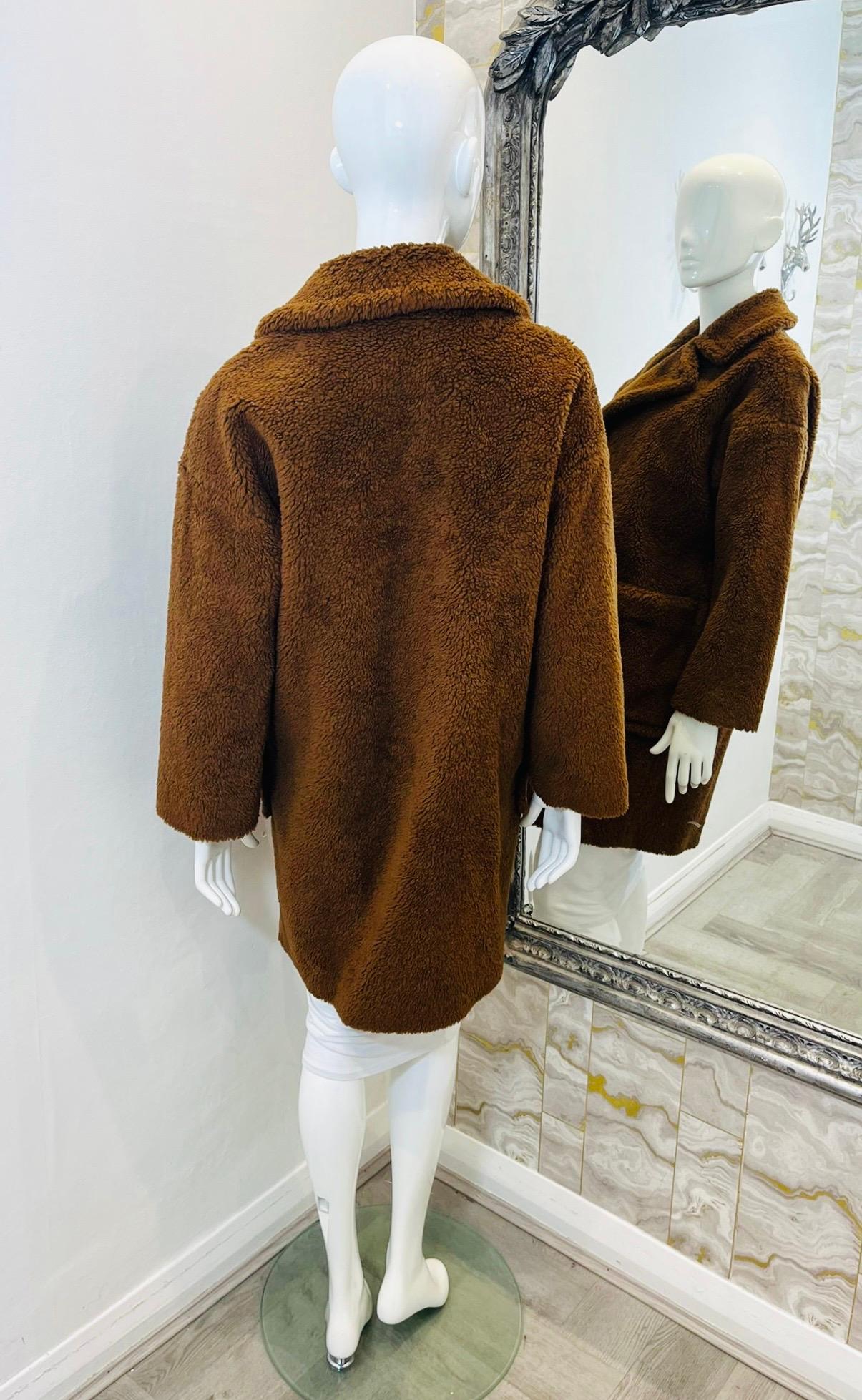 Weekend Max Mara Wool Blend Teddy Coat In Excellent Condition For Sale In London, GB
