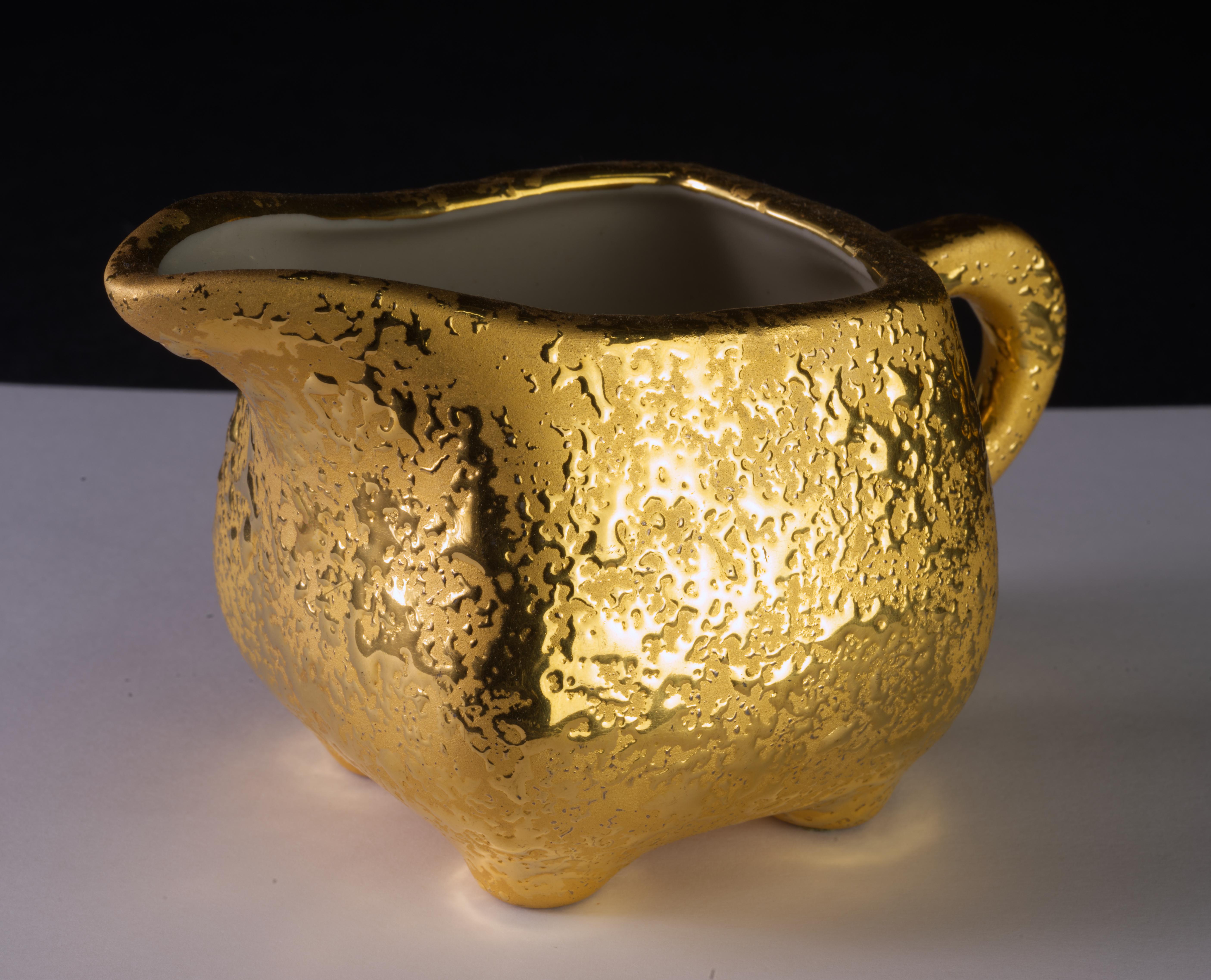 20ième siècle Weeping Gold Set Mid Century Modernity Crémier, Sucrier, Aiguière en vente