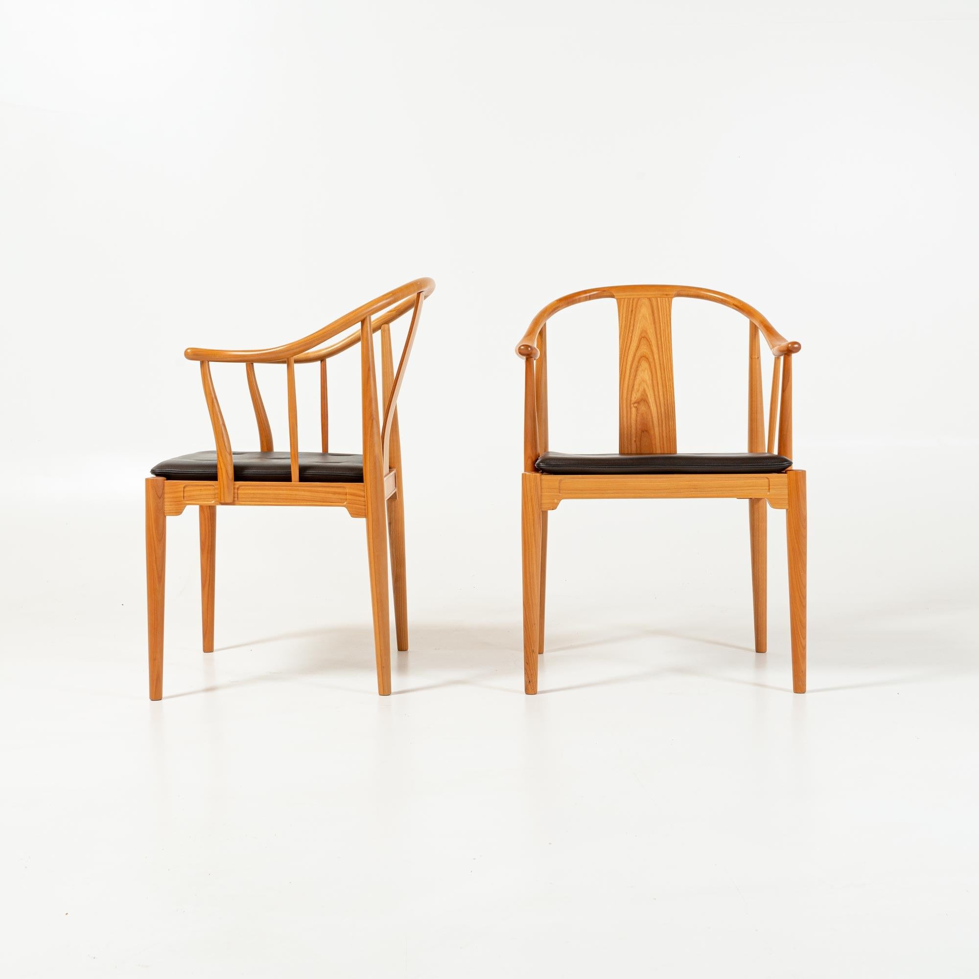 At the Cabinetmakers' Guild's Autumn Exhibition in 1943, Wegner presented his first version of a chair inspired by an old Chinese chair, which he had seen at the Danish Museum of Industrial Arts. Since then, more versions have appeared. The