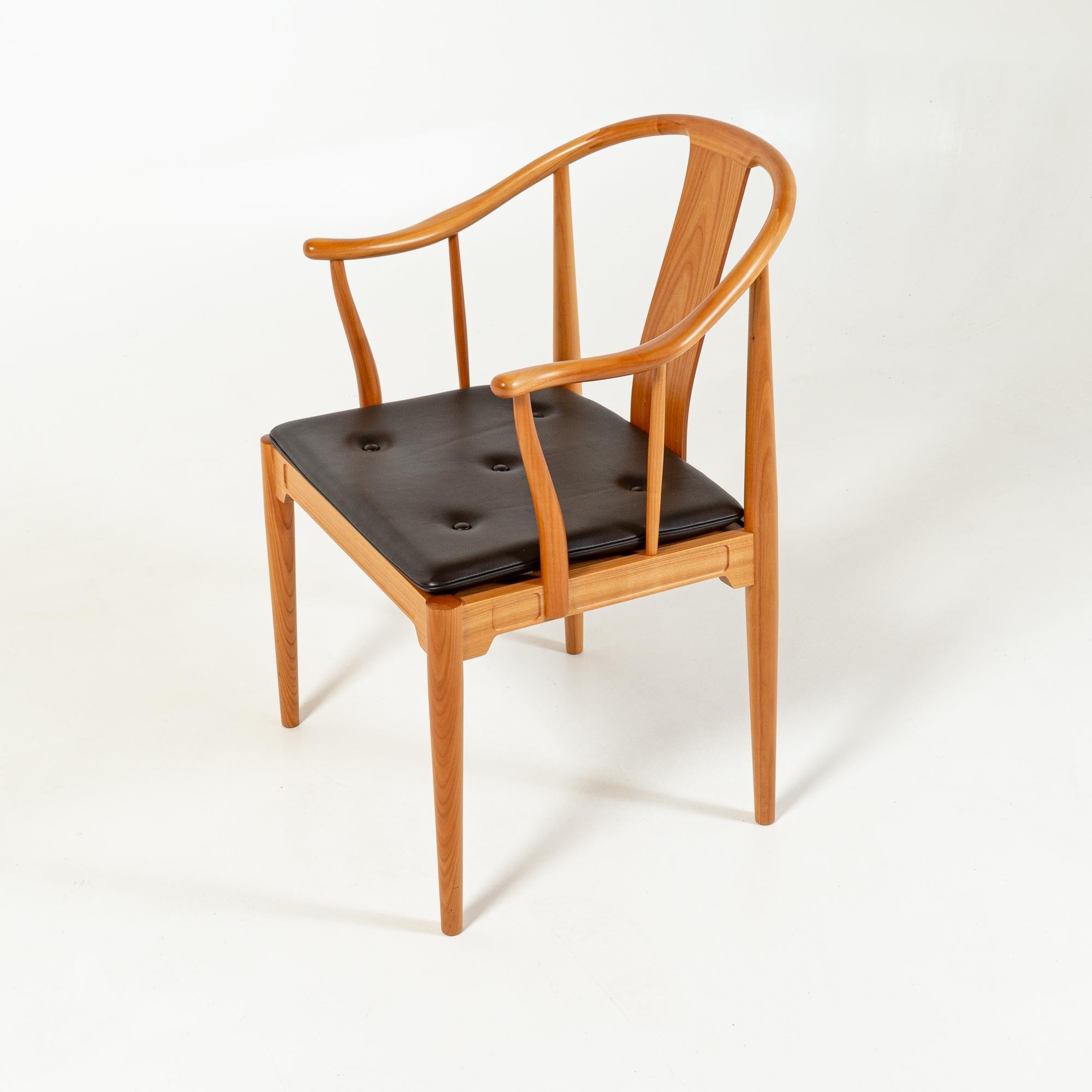 Autre Wegner « China Chair » pour Fritz Hansen en cerisier et cuir en vente