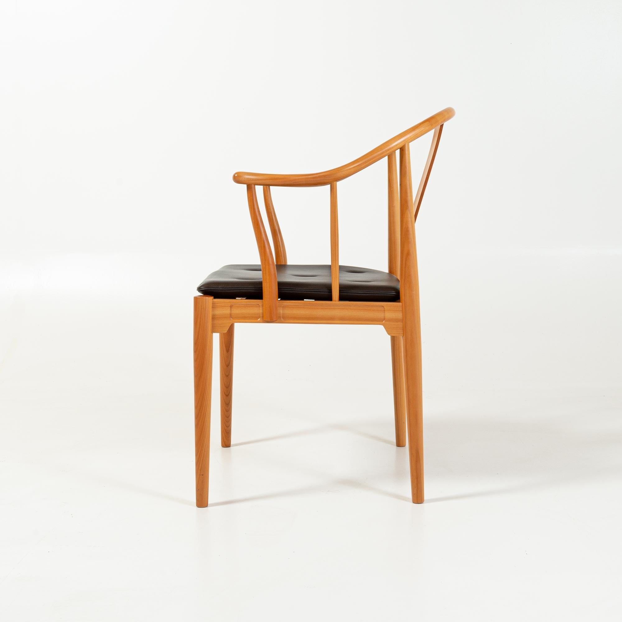 Wegner „China Chair“ für Fritz Hansen aus Kirschbaumholz und Leder im Zustand „Gut“ im Angebot in Seattle, WA