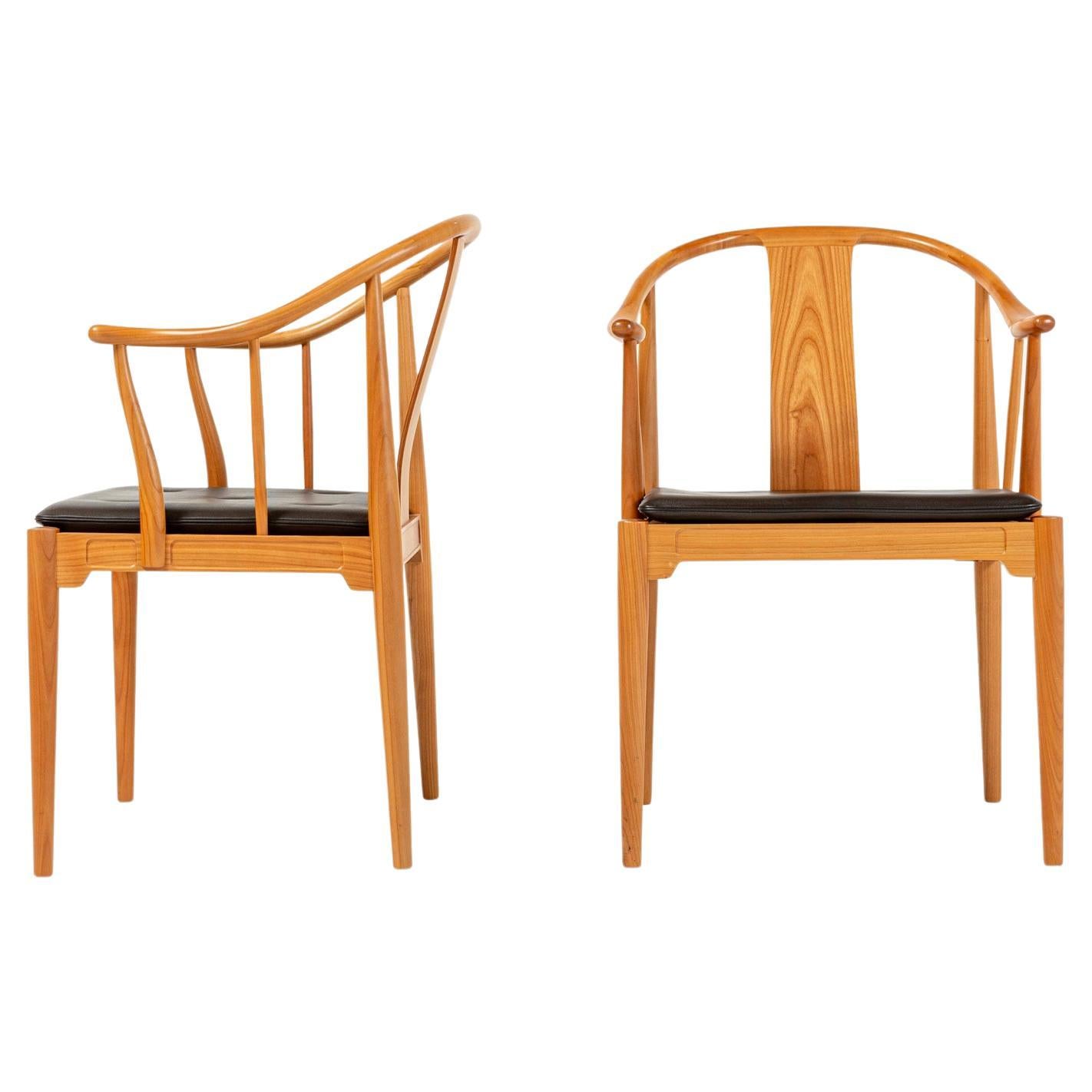 Wegner "China Chair" for Fritz Hansen in Cherry and Leather For Sale