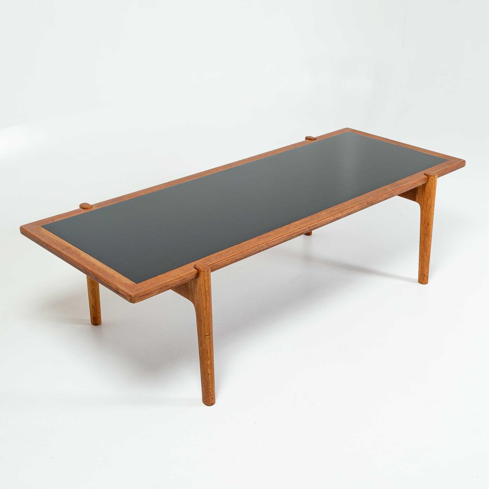 Mid-Century Modern Wegner pour Johannes Hansen table basse à plateau rabattable, années 1950 en vente