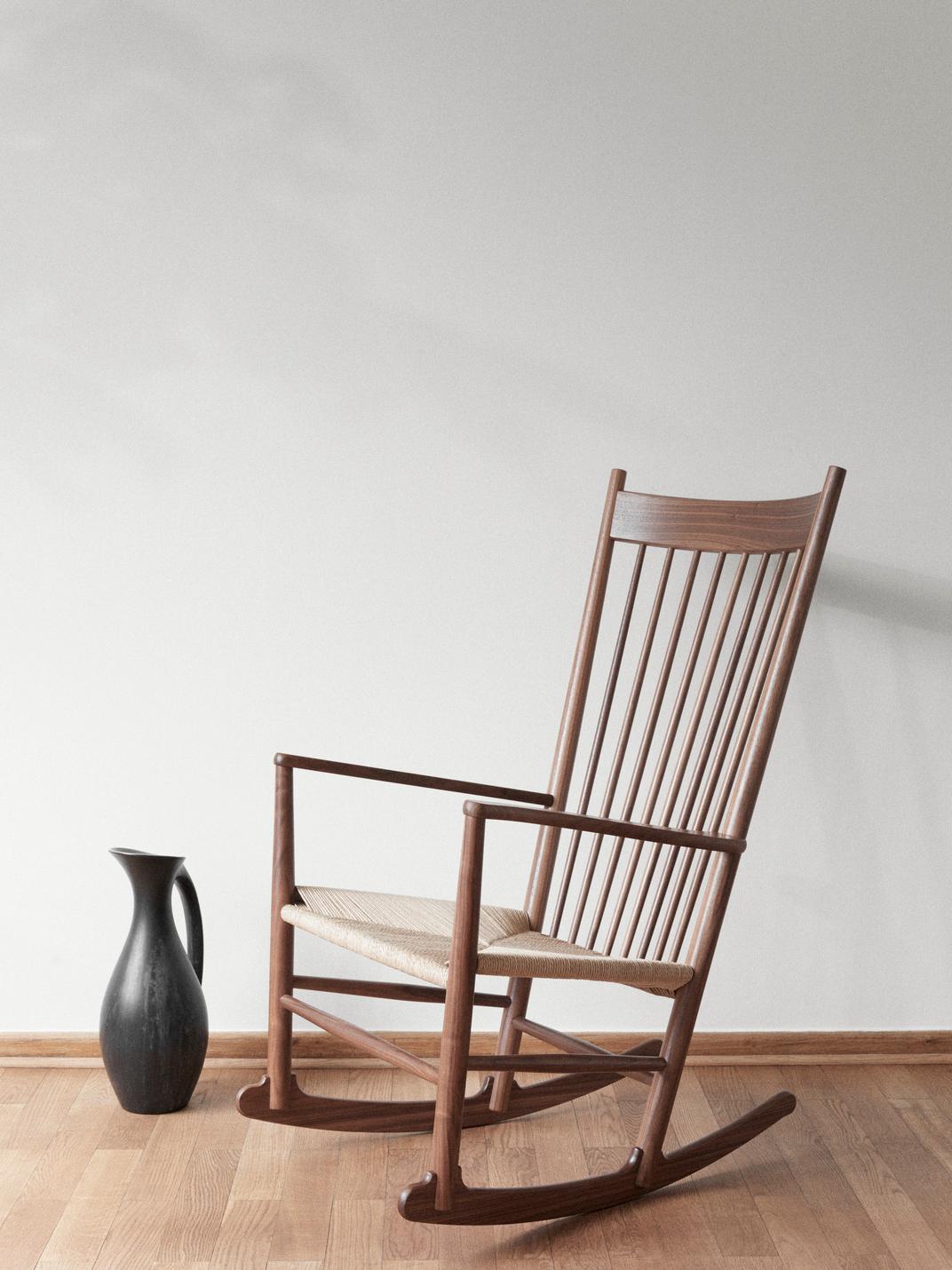 Wegner J16 Rocking Chair - Oiled Walnut/Natural Paper Cord by Hans J. Wegner In New Condition For Sale In Dubai, AE