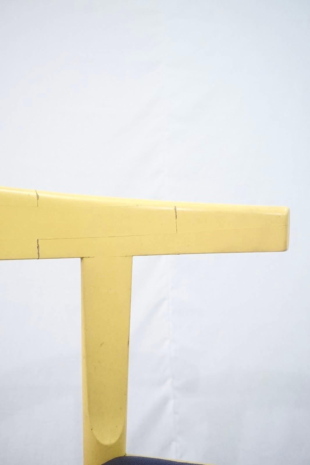 Danois Prototype de Wegner du modèle CH21 en bois peint en jaune d'origine