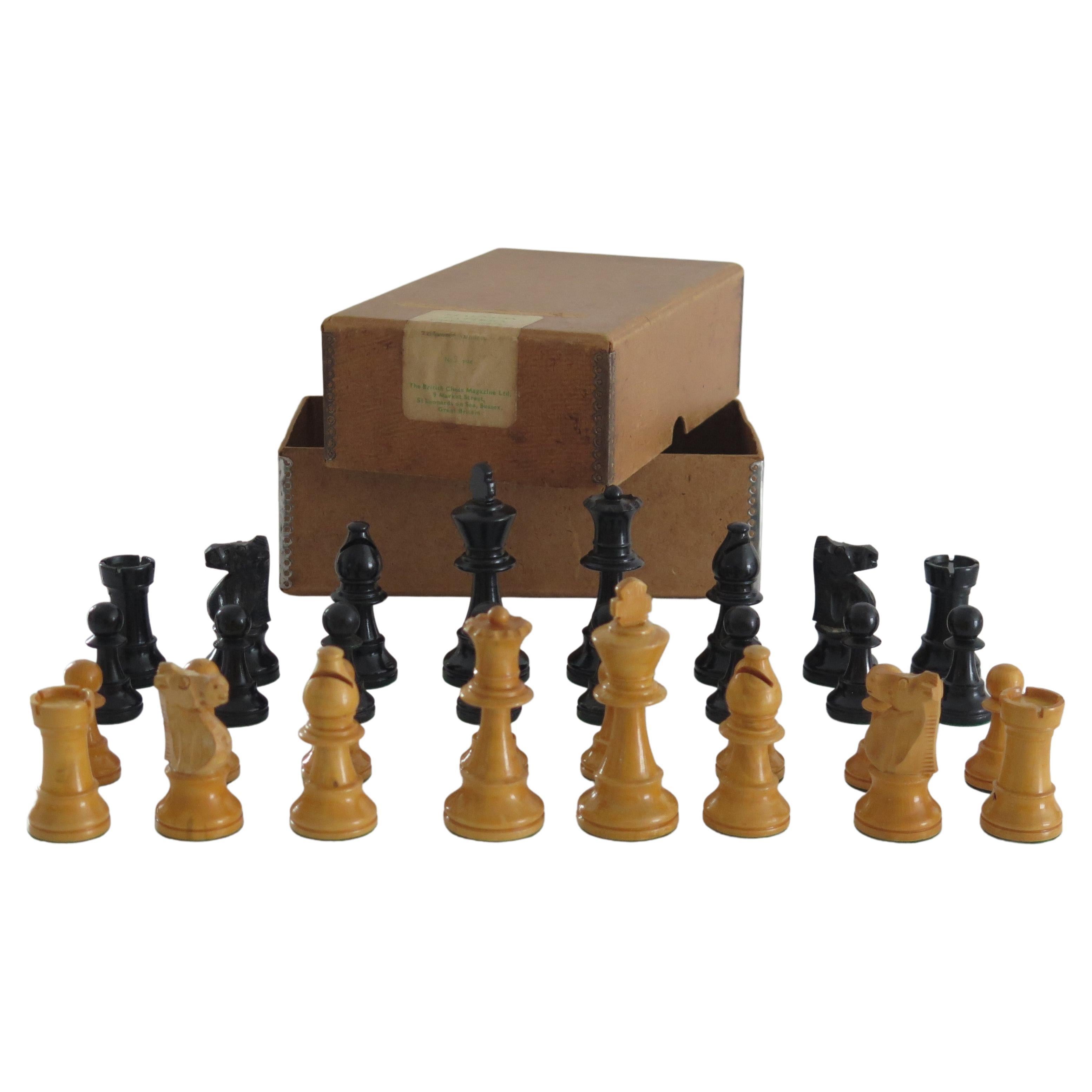 Ensemble d'échecs club les plus lourds Kings Staunton motif n° 5 Boîte, vers 1930 en vente