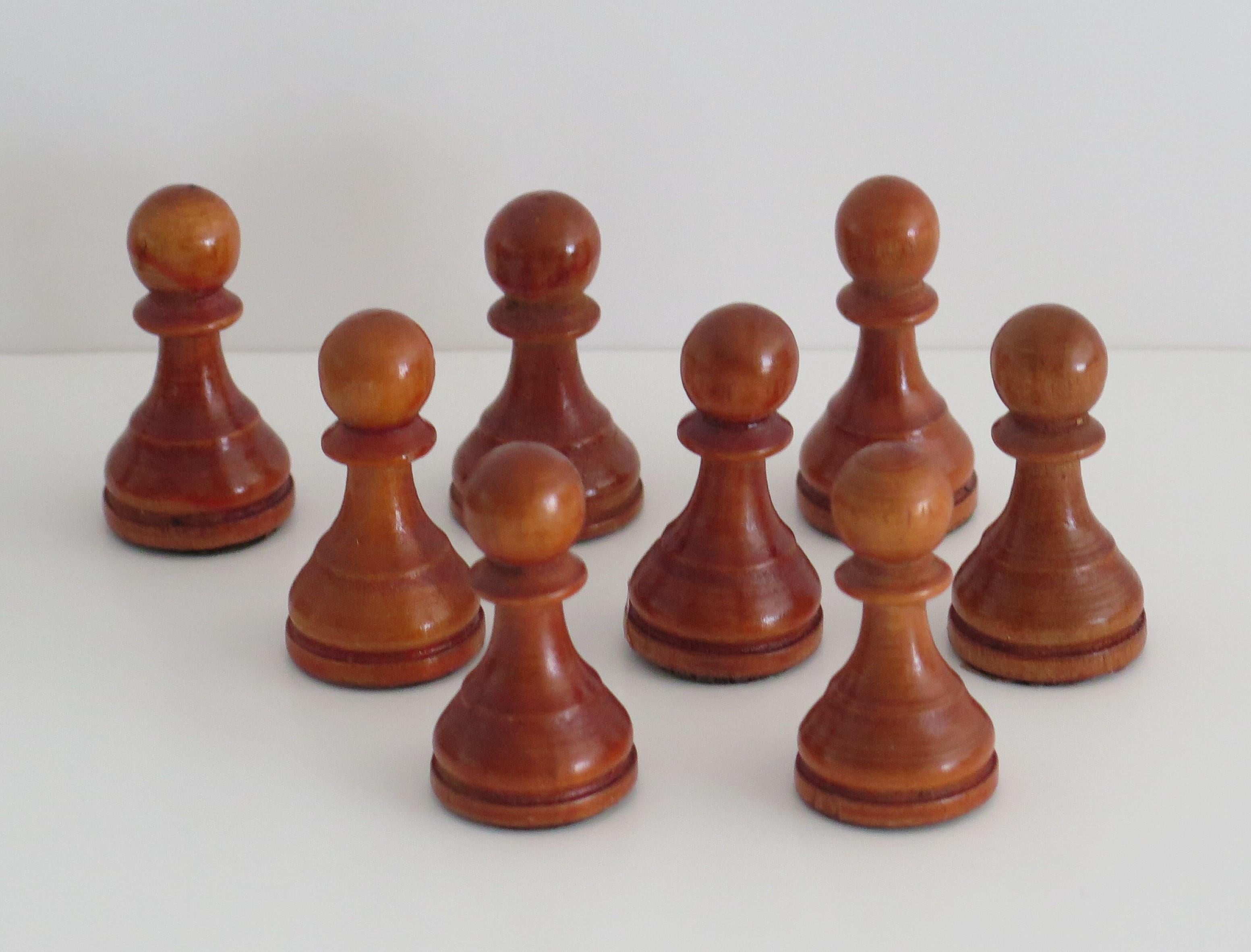 Weighted Wood Chess Set by John Jaques of London in Wood Box Kings, ca 1950  For Sale 2