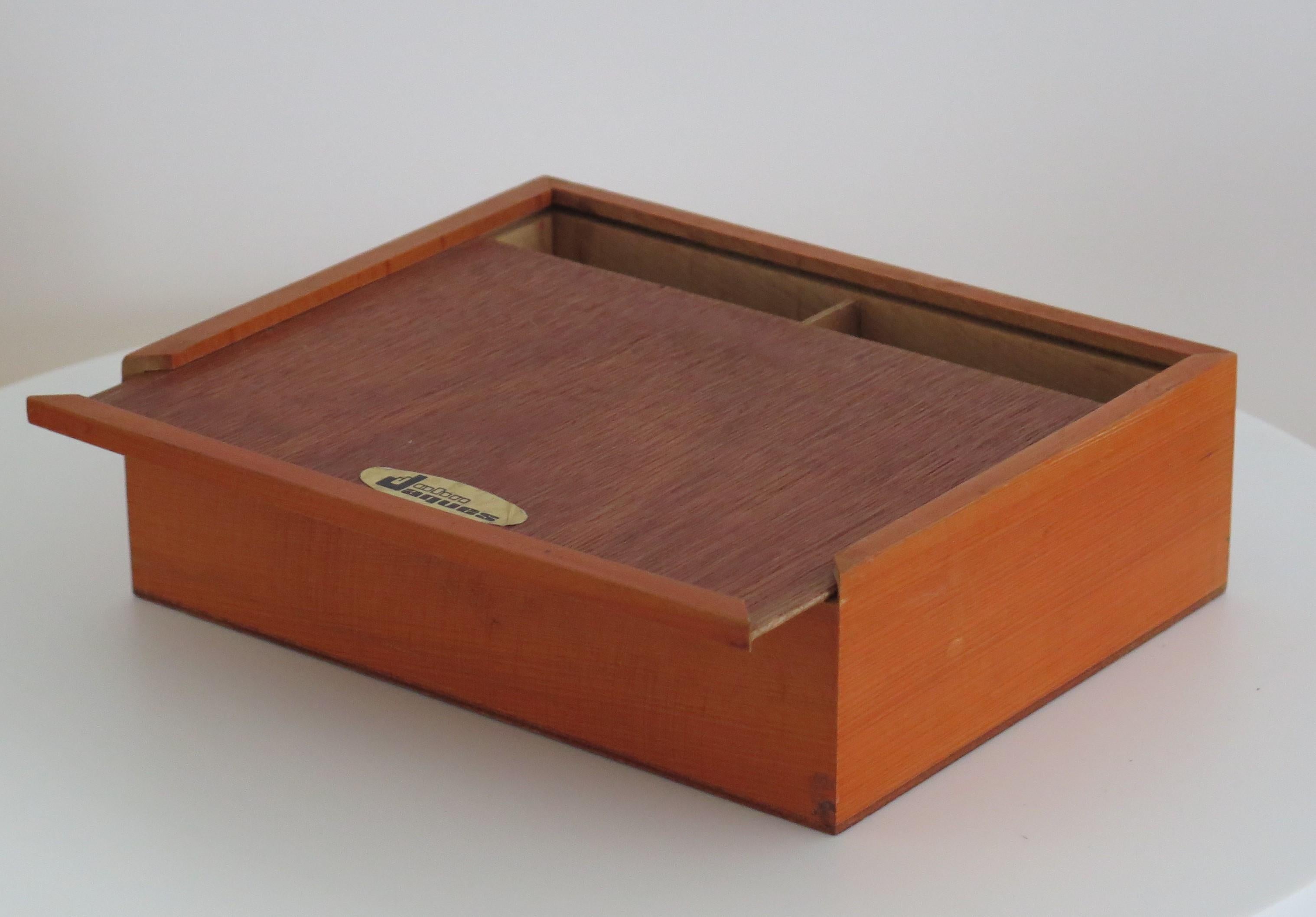 Gewichtiges Schachset aus Holz von John Jaques aus London in Holzschachtel 7cm Kings, ca. 1950 im Angebot 9