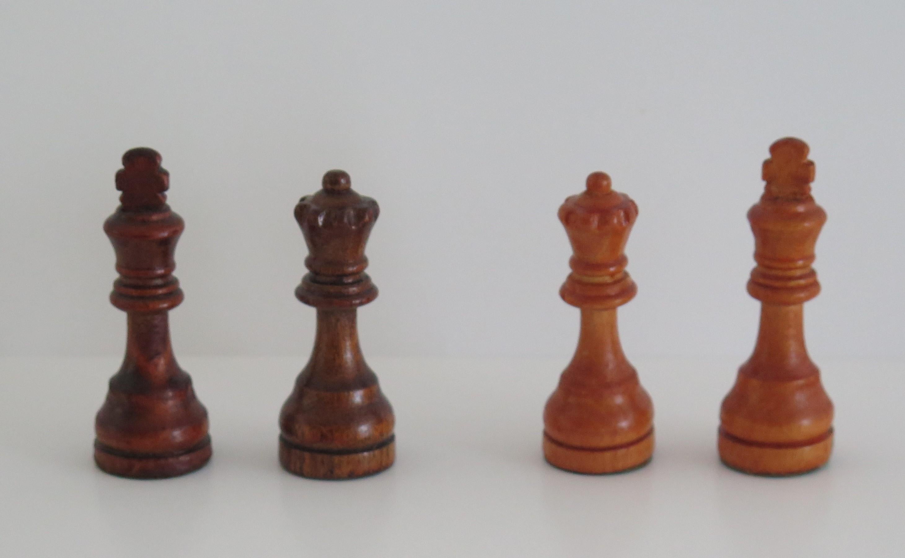 Mid-Century Modern Weighted Wood Chess Set by John Jaques of London in Wood Box Kings, ca 1950  For Sale