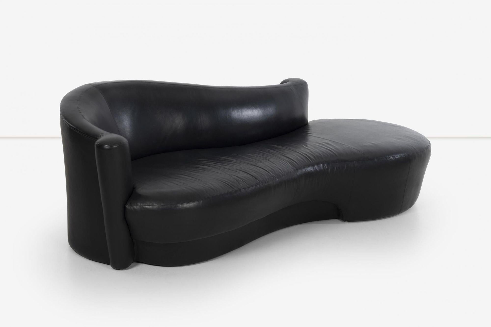 Mid-Century Modern Weiman Black Leather Sofa For Sale