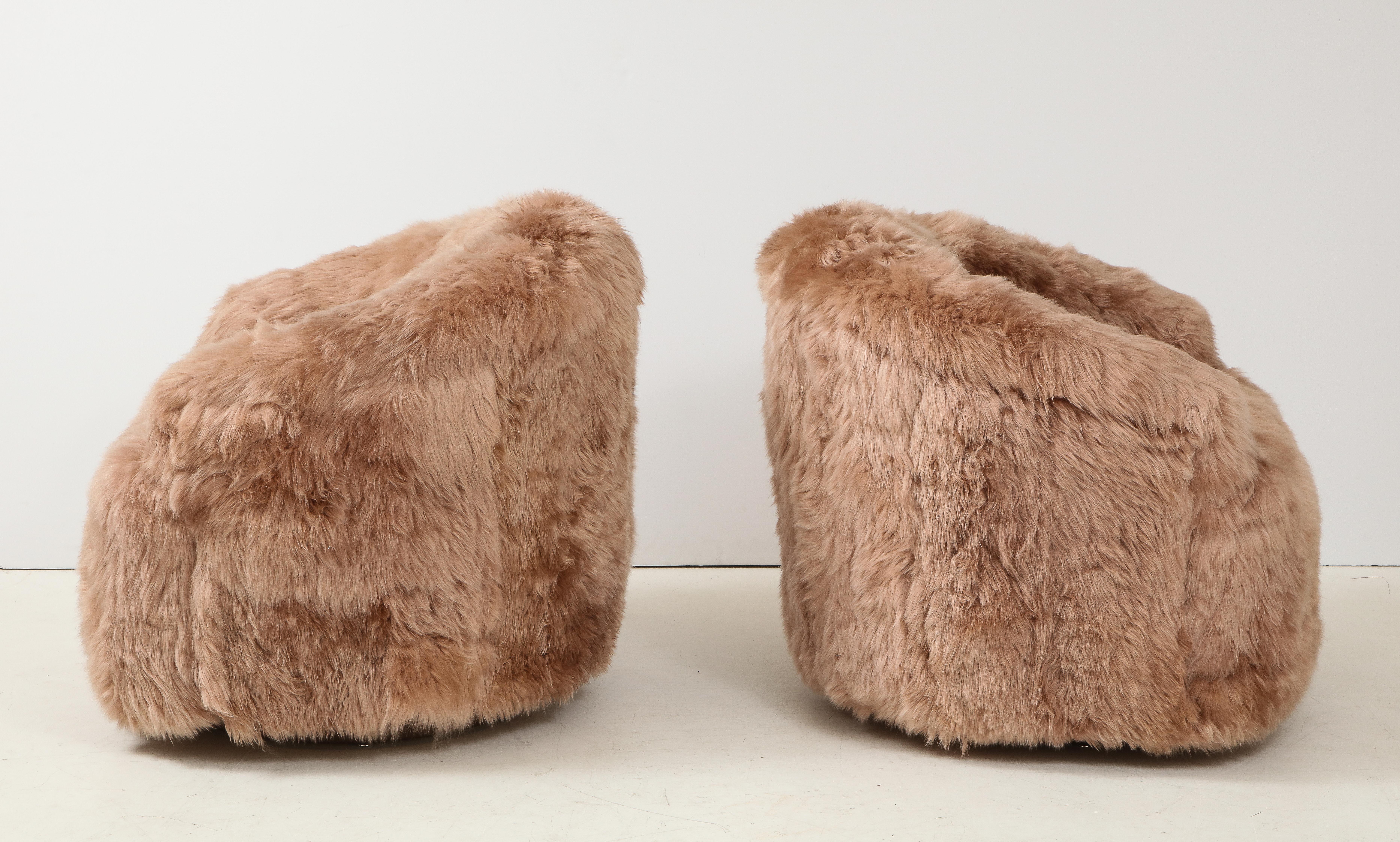 Weiman Desert Rose Sheepskin Club Chairs In Excellent Condition For Sale In New York, NY