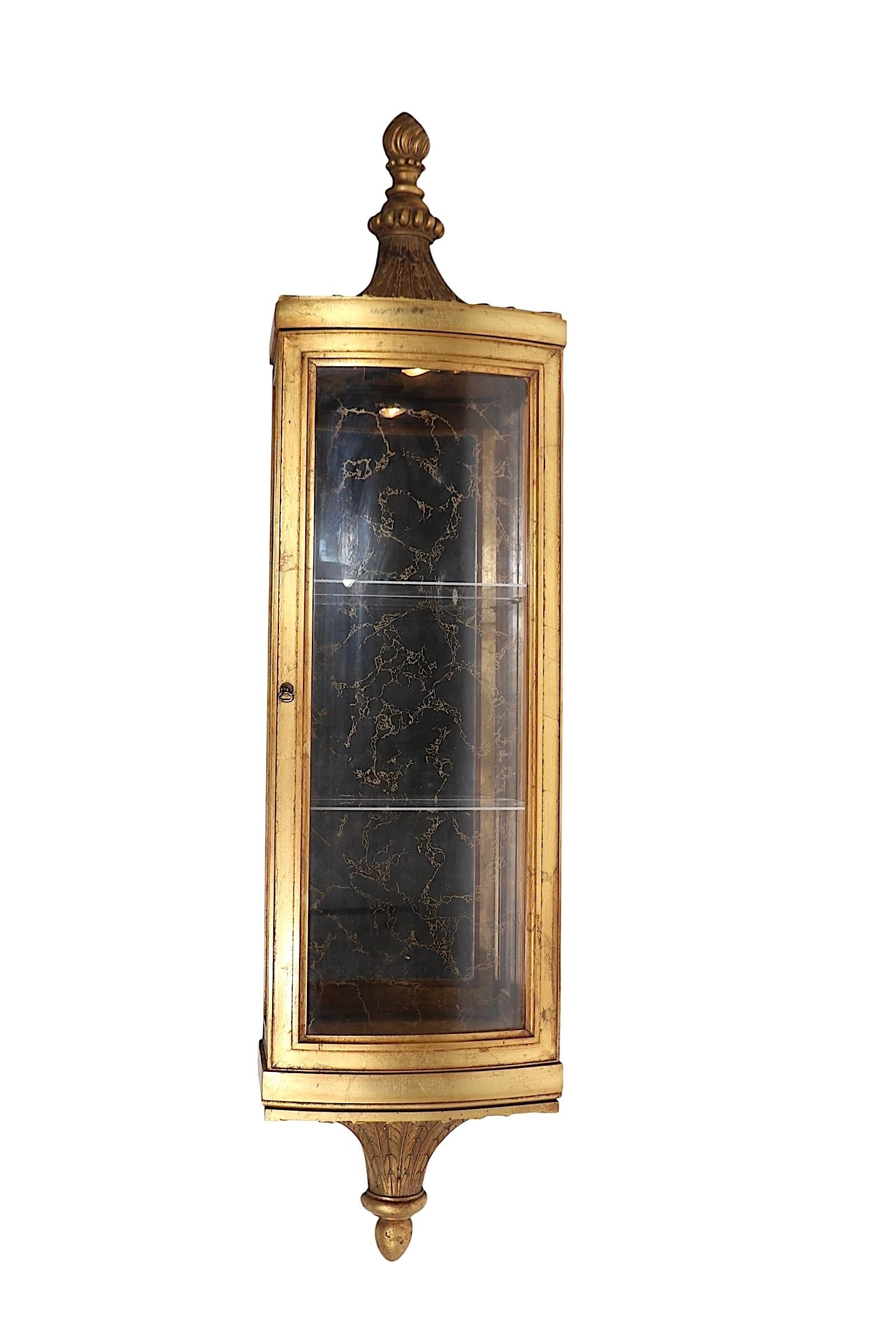 Weiman Gold Gilt  Wall Hanging Vitrine Curio Display Case circa 1970's In Good Condition For Sale In New York, NY