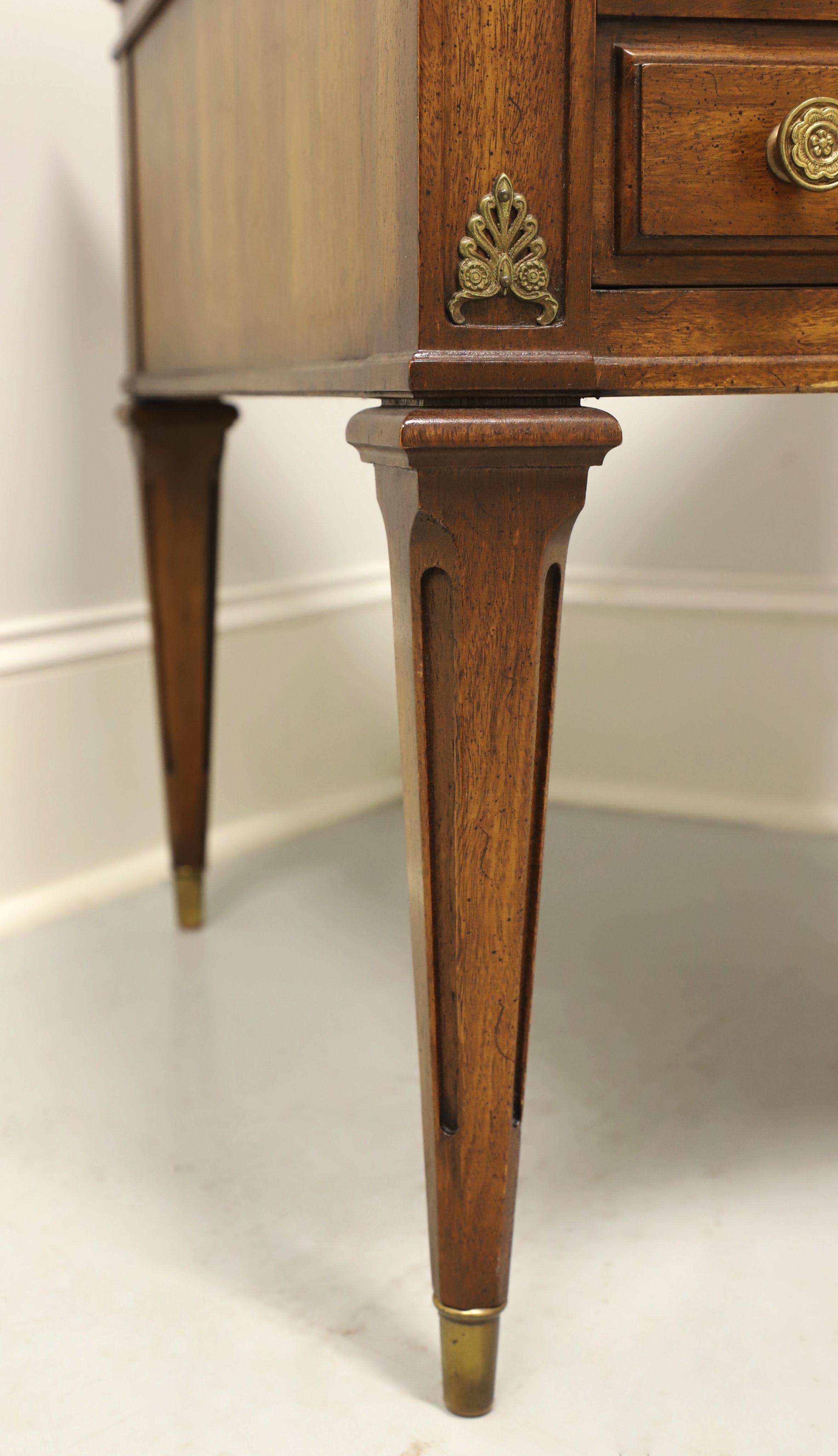 WEIMAN Mid 20th Century Mahogany End Side Table with Tapered Legs In Good Condition For Sale In Charlotte, NC