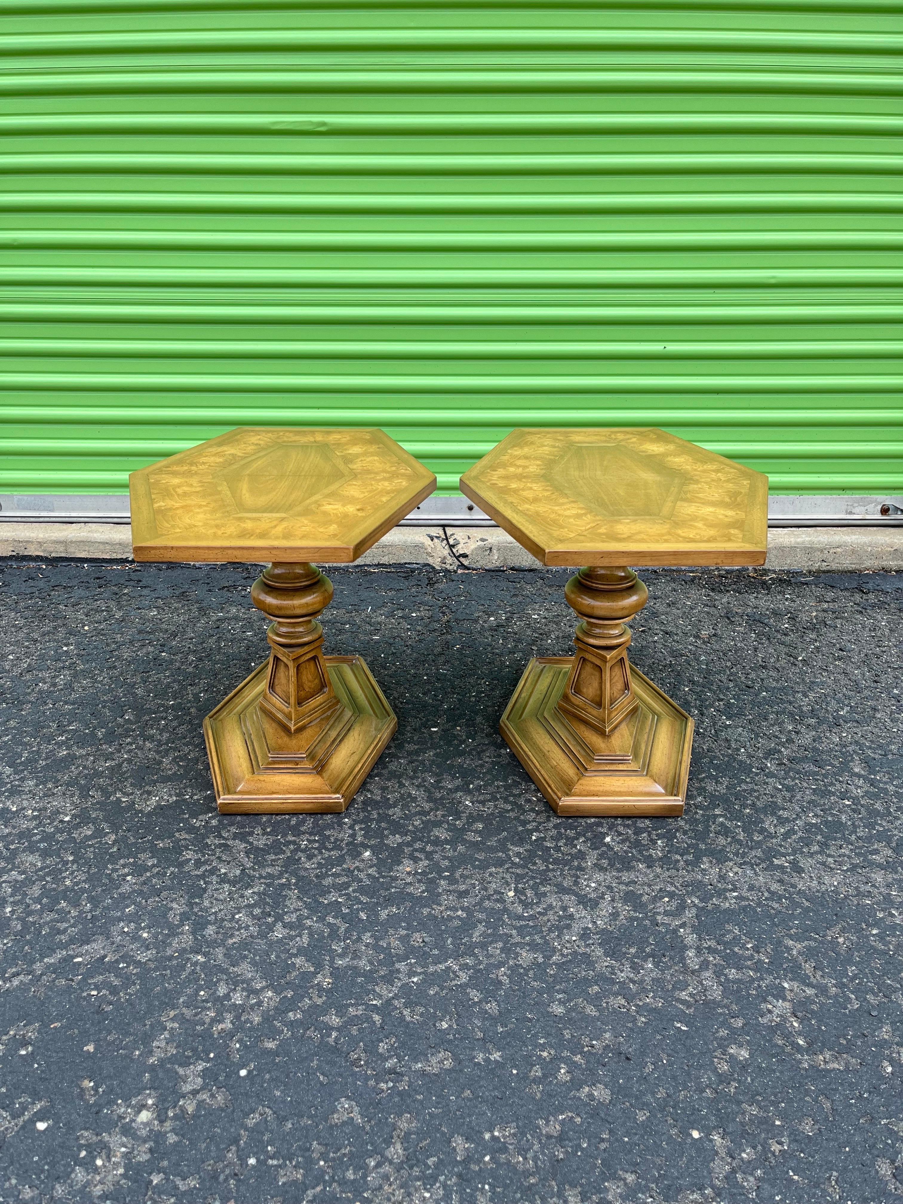 Unique Weiman Heirloom Capri Burl Hexagon side tables. Great veining in the burl with unique tapered hexagon styling. Sits atop modern neoclassical base.
Curbside to NYC/Philly $350