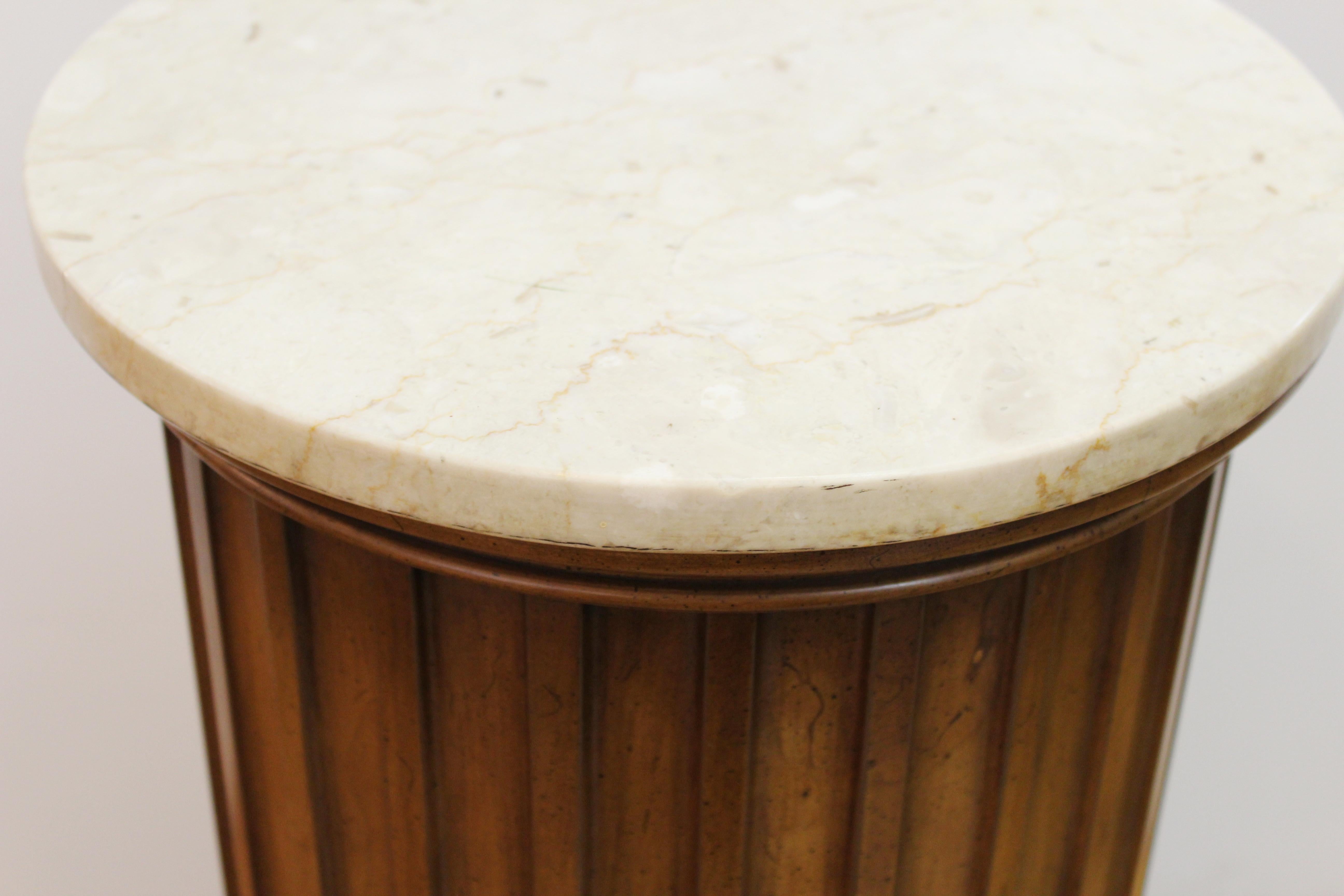 Weiman Neoclassical Style Fluted Pedestal in Carved Wood with Marble Top In Good Condition In Astoria, NY