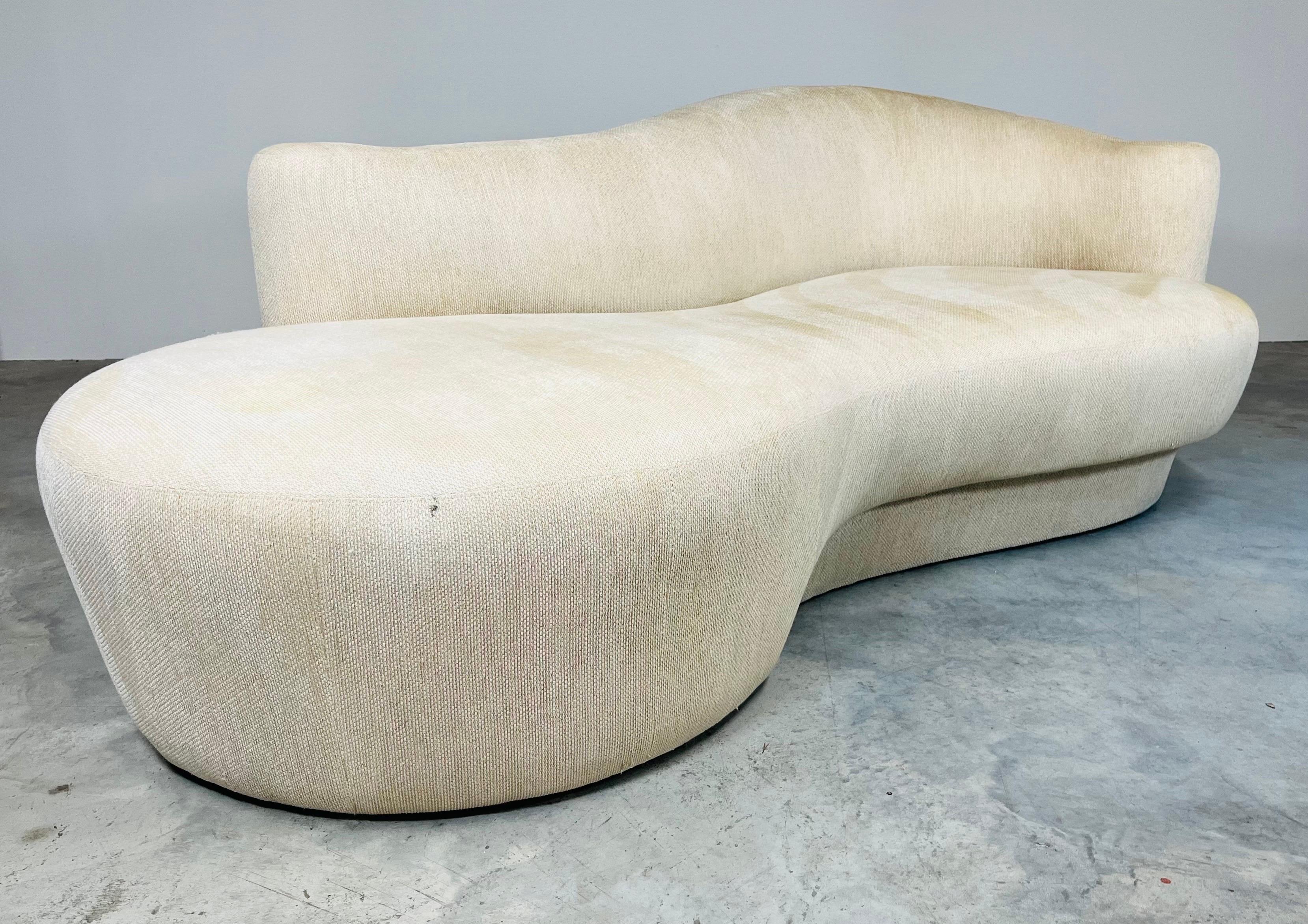 Sculptural cloud sofa chaise by Weiman having glamorous curved sculptural lines with incredibly comfortable design structure. Manufactured by Weiman circa 1990. 
In very good condition aside from some stains by the feet area that didn’t come all the