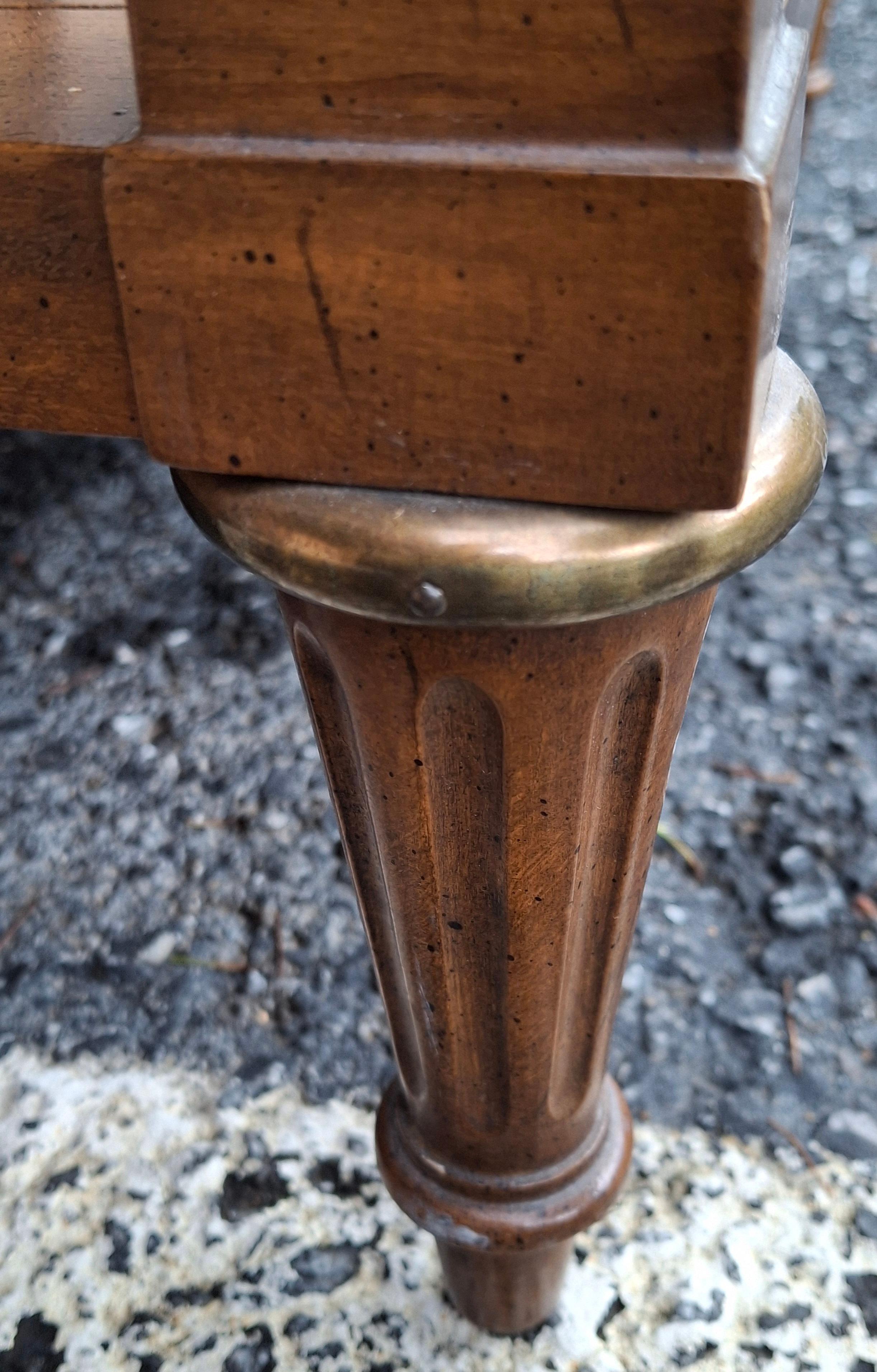 Tavolini in noce a fasce incrociate neoclassici di Weiman Rockwood Collection'S in vendita 8