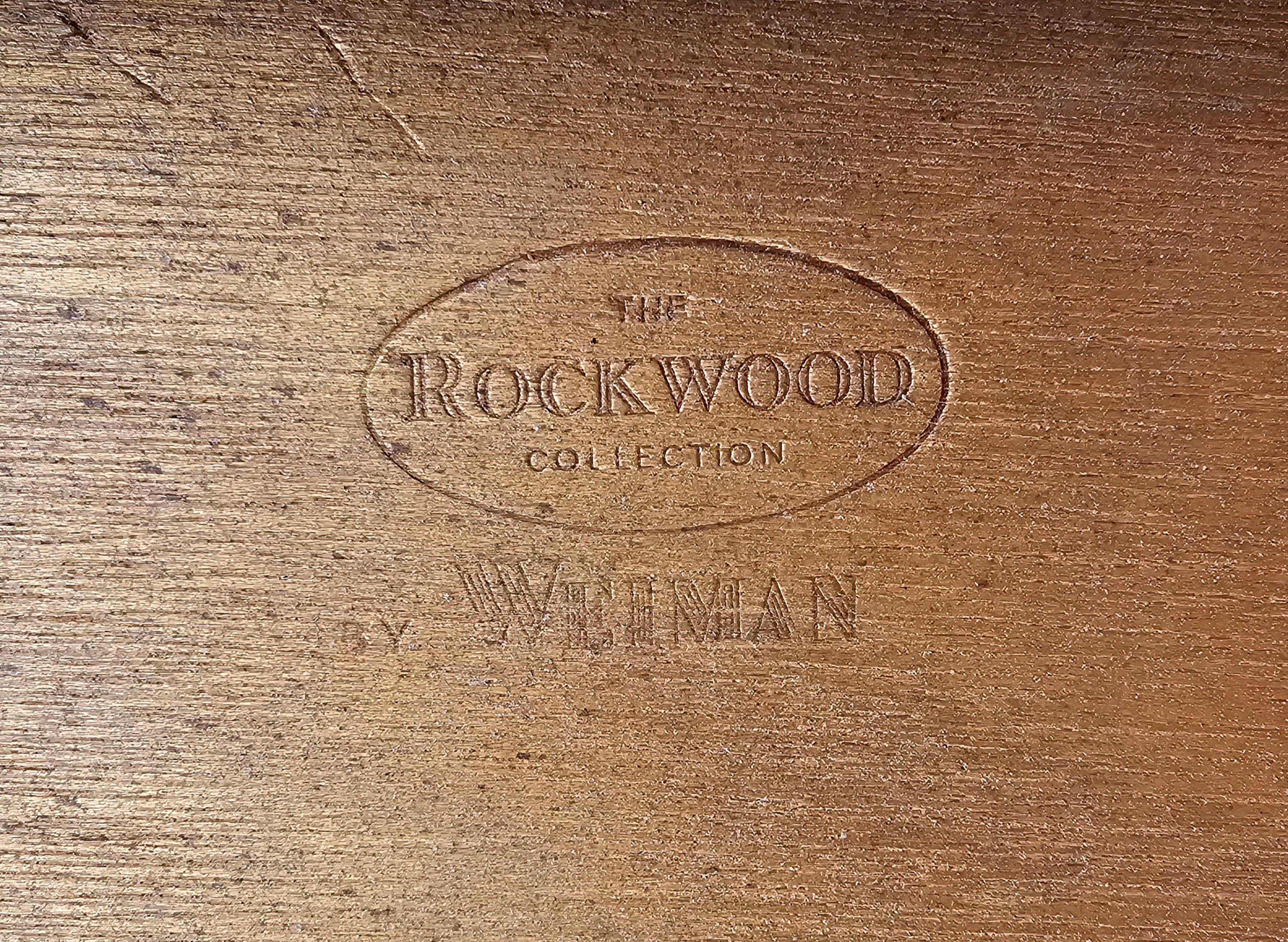 Tavolini in noce a fasce incrociate neoclassici di Weiman Rockwood Collection'S in vendita 9