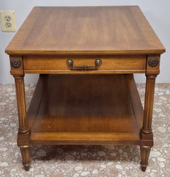 Weiman Rockwood Collection Tables d'appoint néoclassiques en noyer à bandes croisées