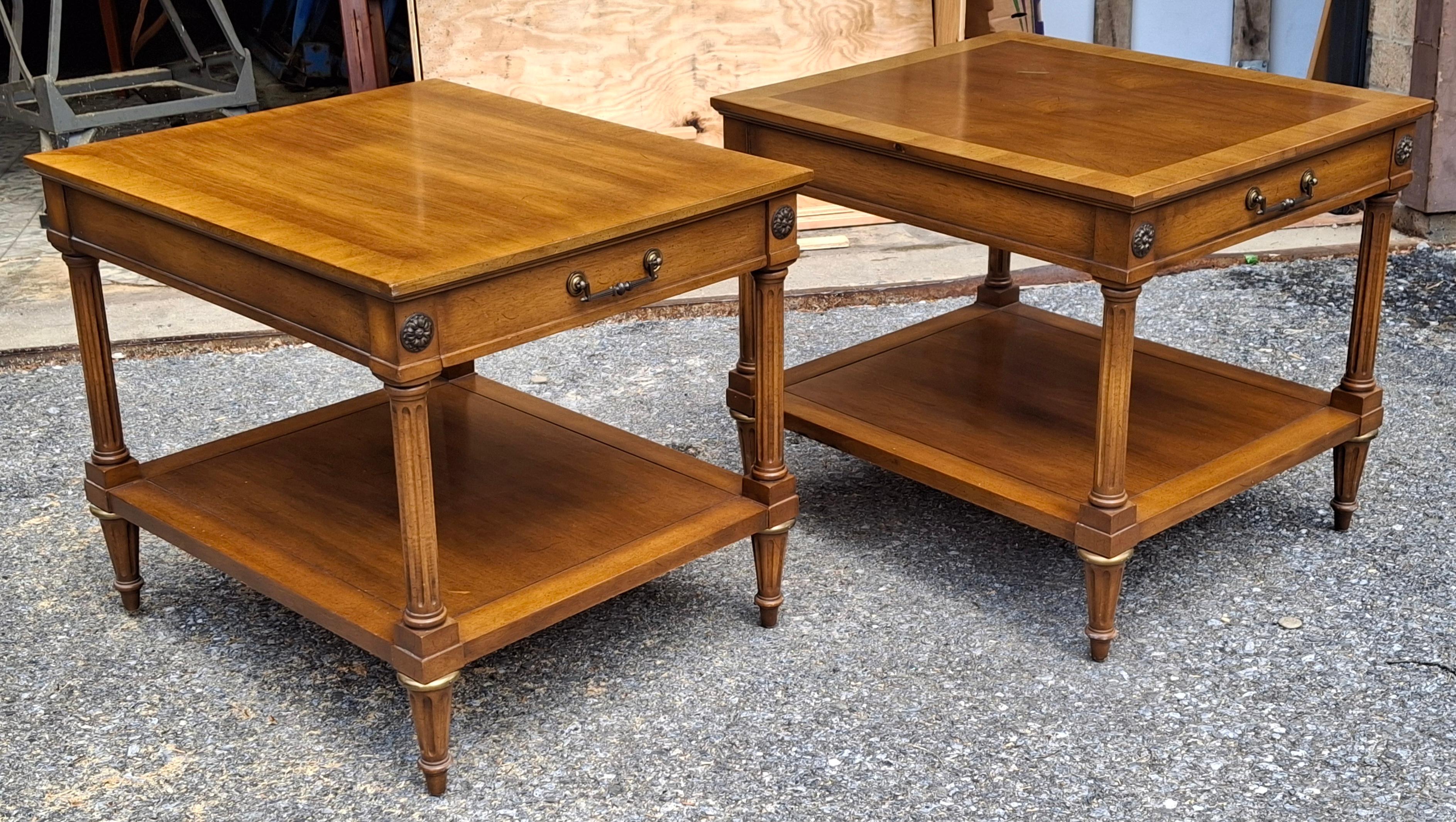 Ottone Tavolini in noce a fasce incrociate neoclassici di Weiman Rockwood Collection'S in vendita