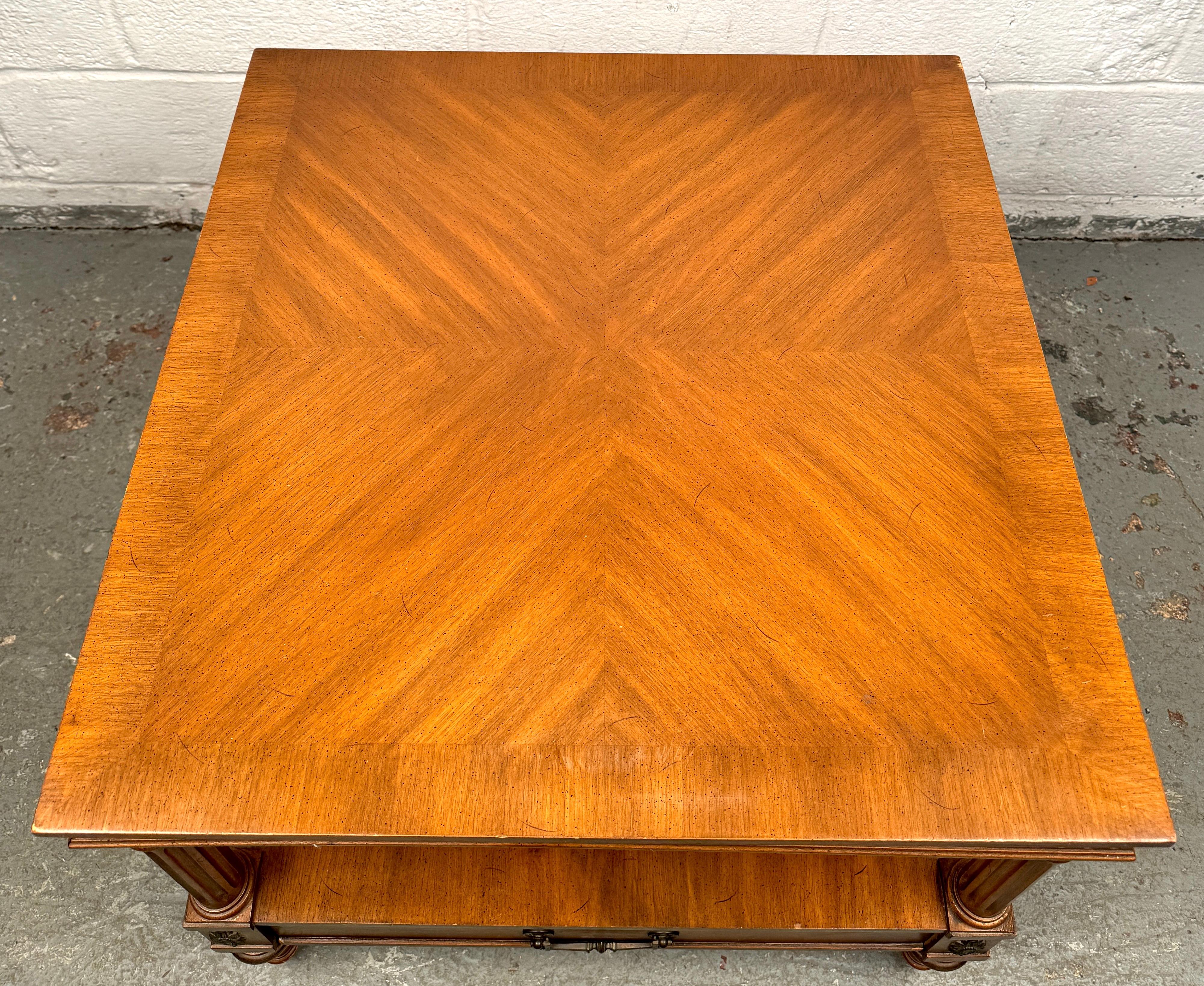 Weiman Rockwood Collection Neo-Classical Walnut Side Table In Good Condition For Sale In Brooklyn, NY