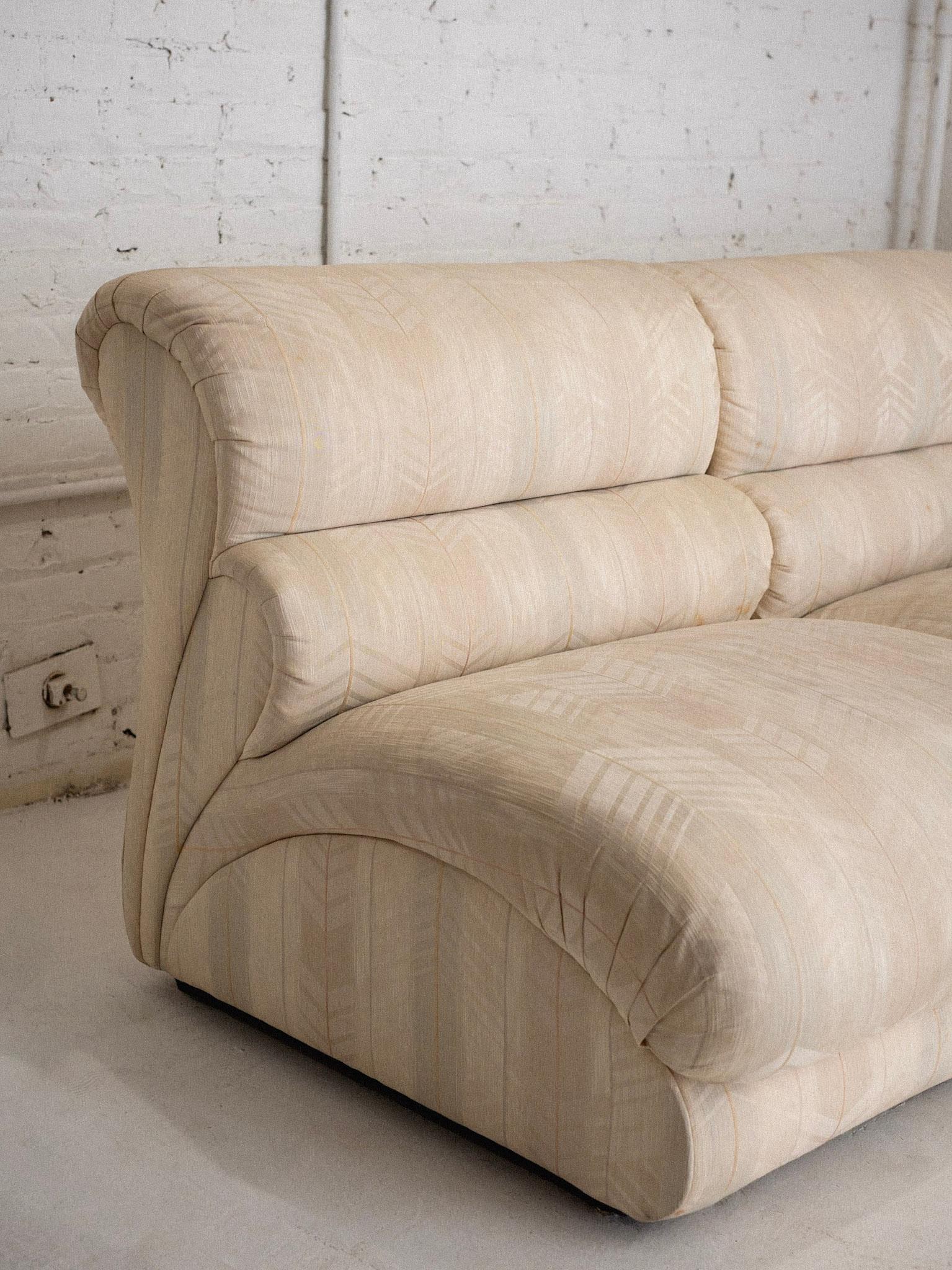 20ième siècle Weiman Sculptural Post Modern Sectional - 5 Pieces en vente