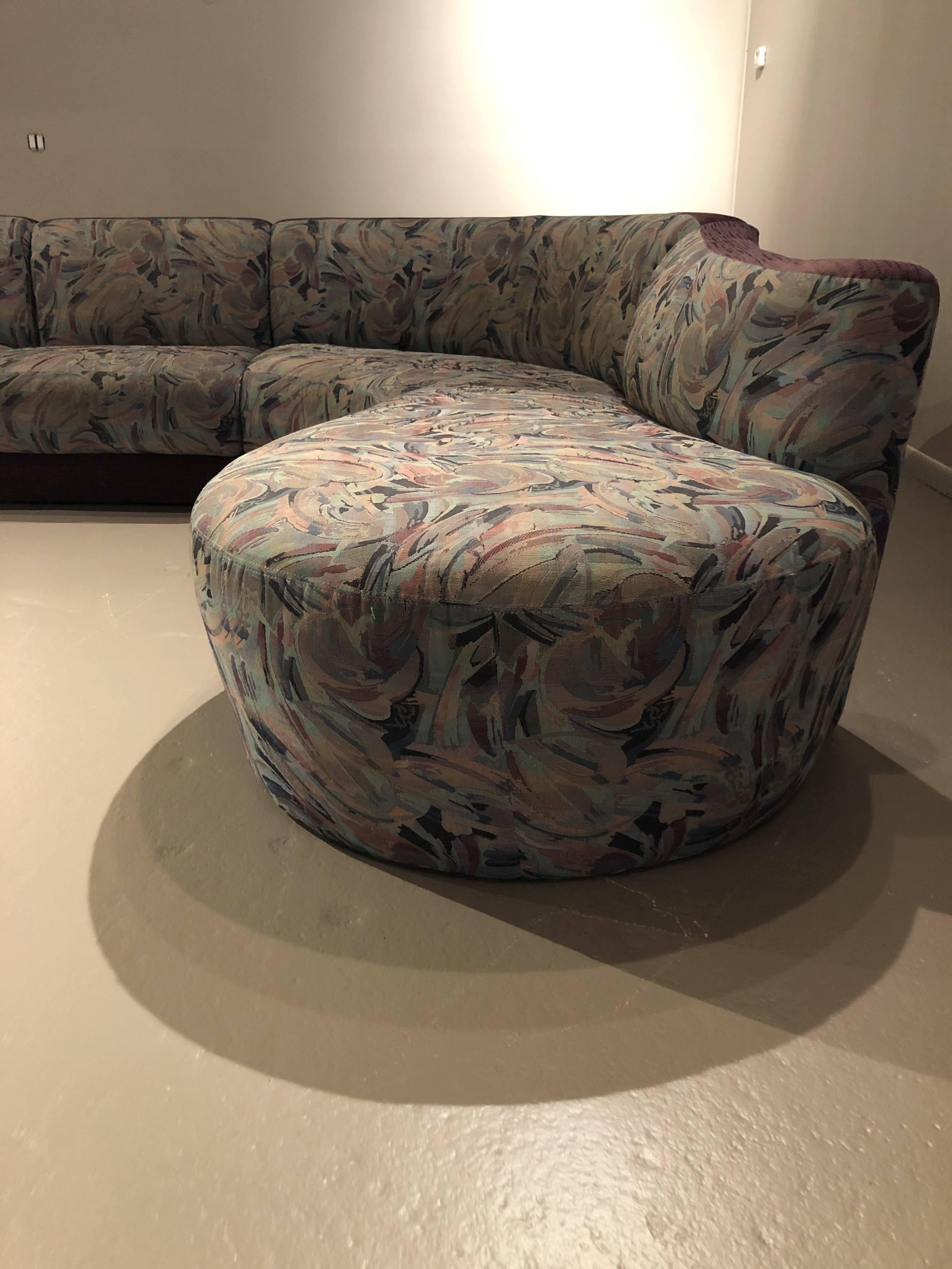 Gorgeous. Original upholstery. This sofa is in incredible condition and so comfortable. Can be used as is or redone to the fabric of your choice. Such an elegant sectional. Made by Weiman.

Dimensions: 153