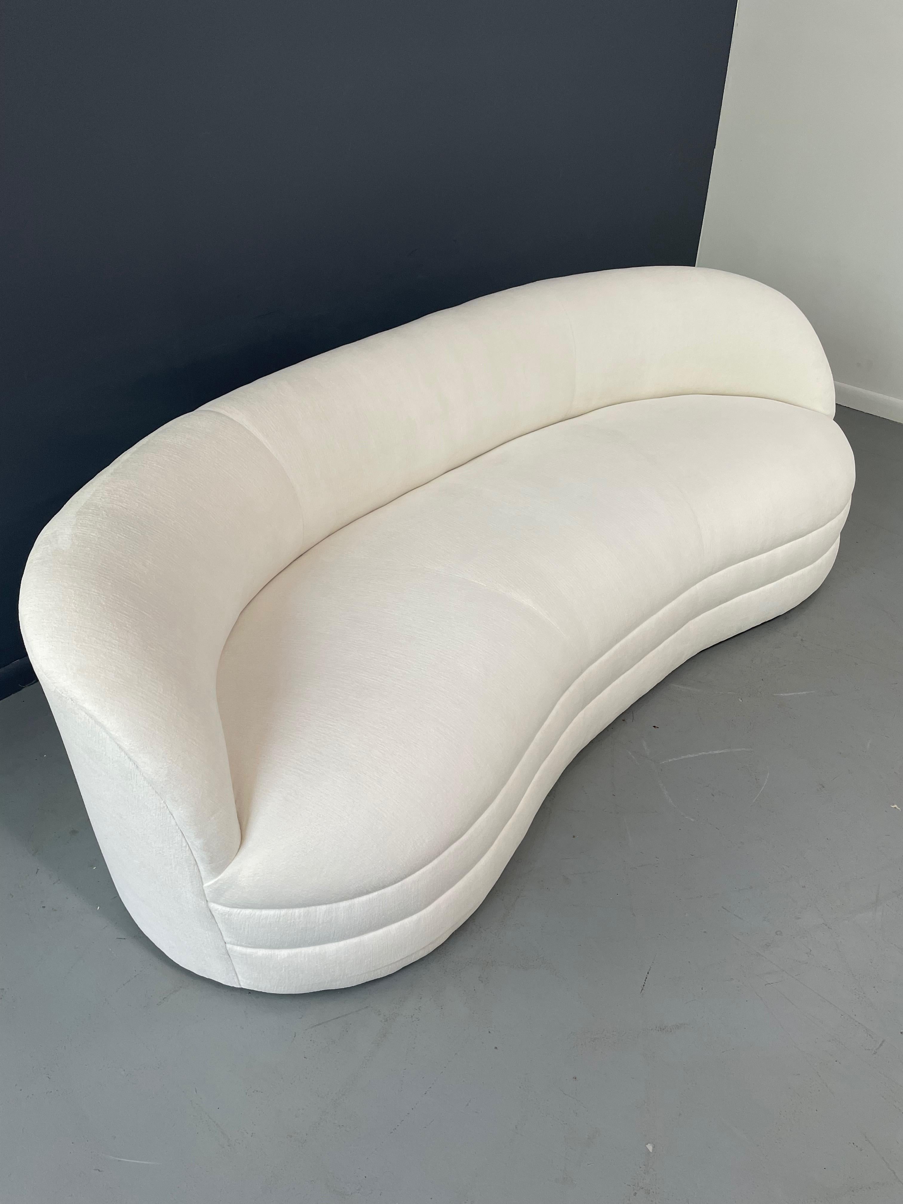 Weiman Style Curved Kidney Bean Shaped Mid Century Sofa in Textured White Velvet In Excellent Condition In Philadelphia, PA