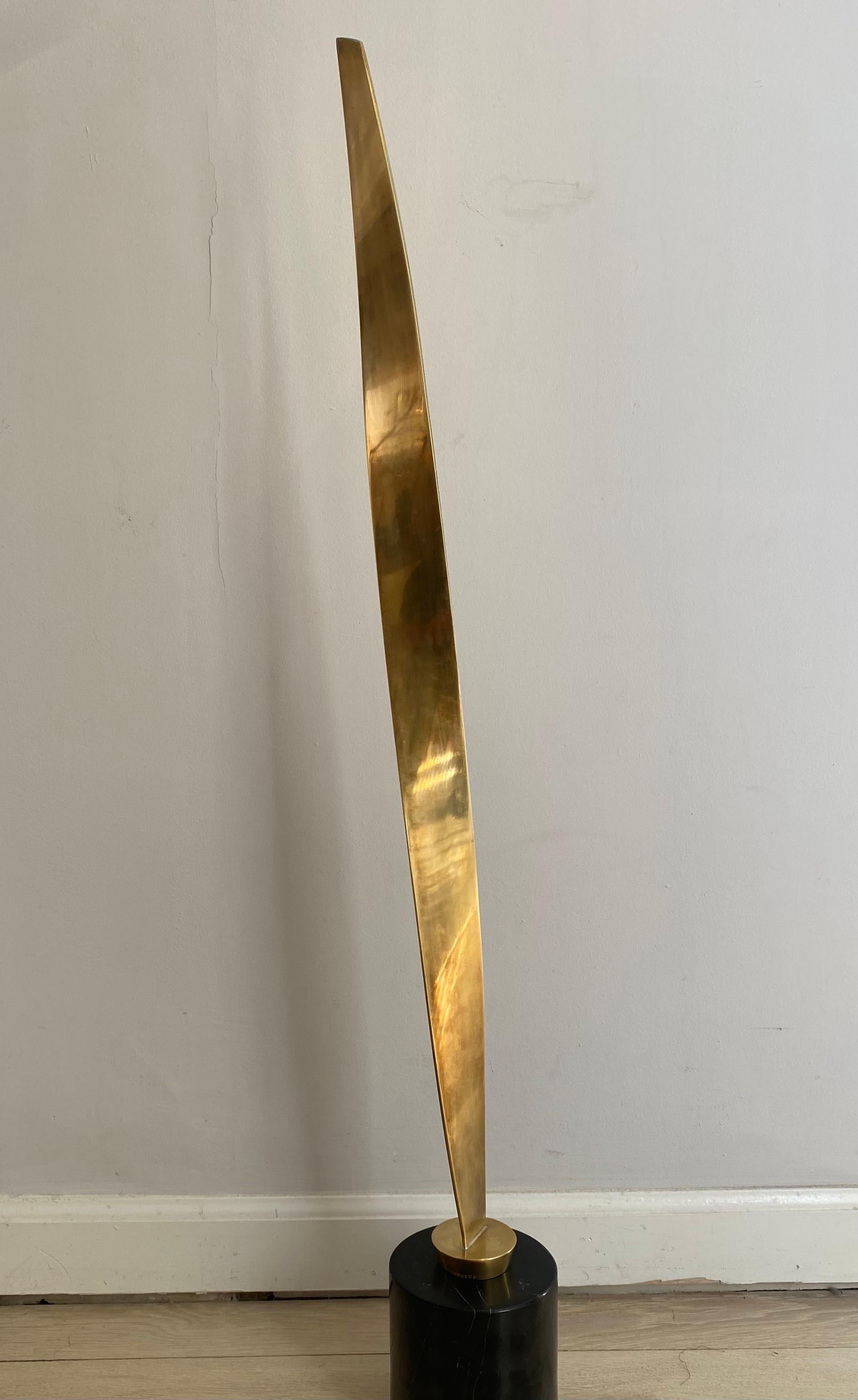 Weinberg Abstract Propeller brass sculpture on marble base mid century signed In Good Condition For Sale In Bridgehampton, NY