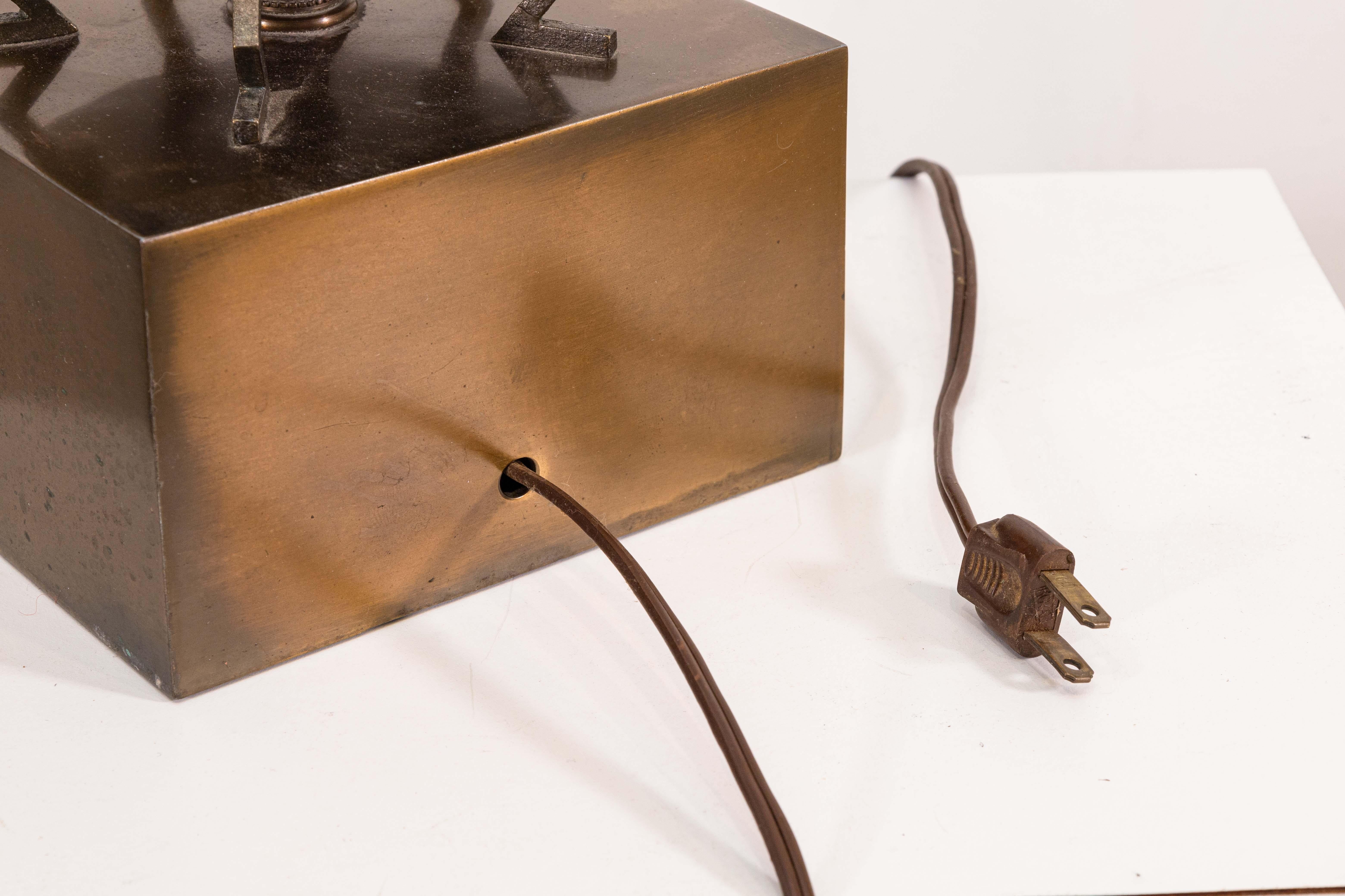 Ottone Lampada in vetro con design a giraffa e intarsio in ottone, in stile Weinberg Modern, metà secolo. in vendita