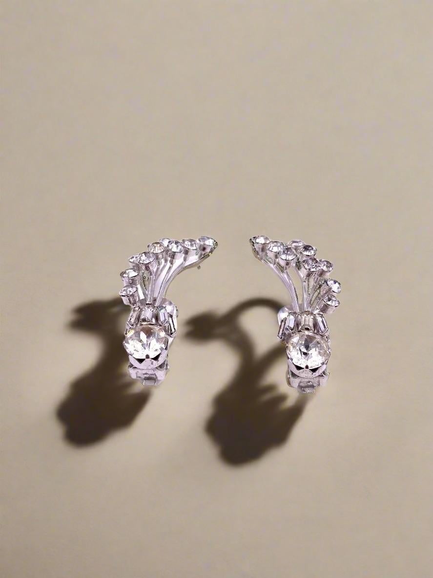 Weiss Moveable Rhinestone Clip On Climbers In Good Condition For Sale In Los Angeles, CA