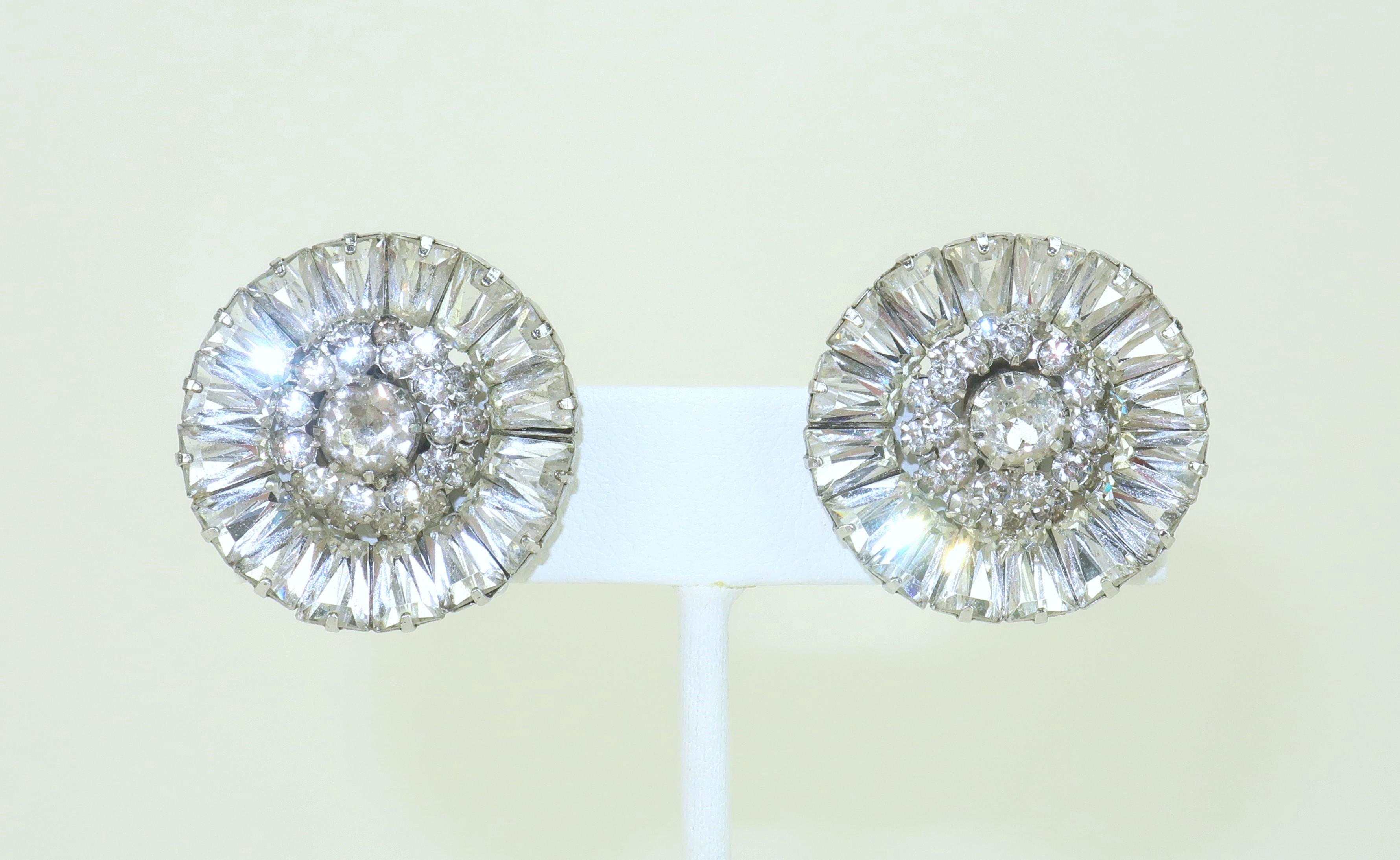 Retro WEISS Rhinestone Cluster Clip-On Earrings, 1950’s For Sale