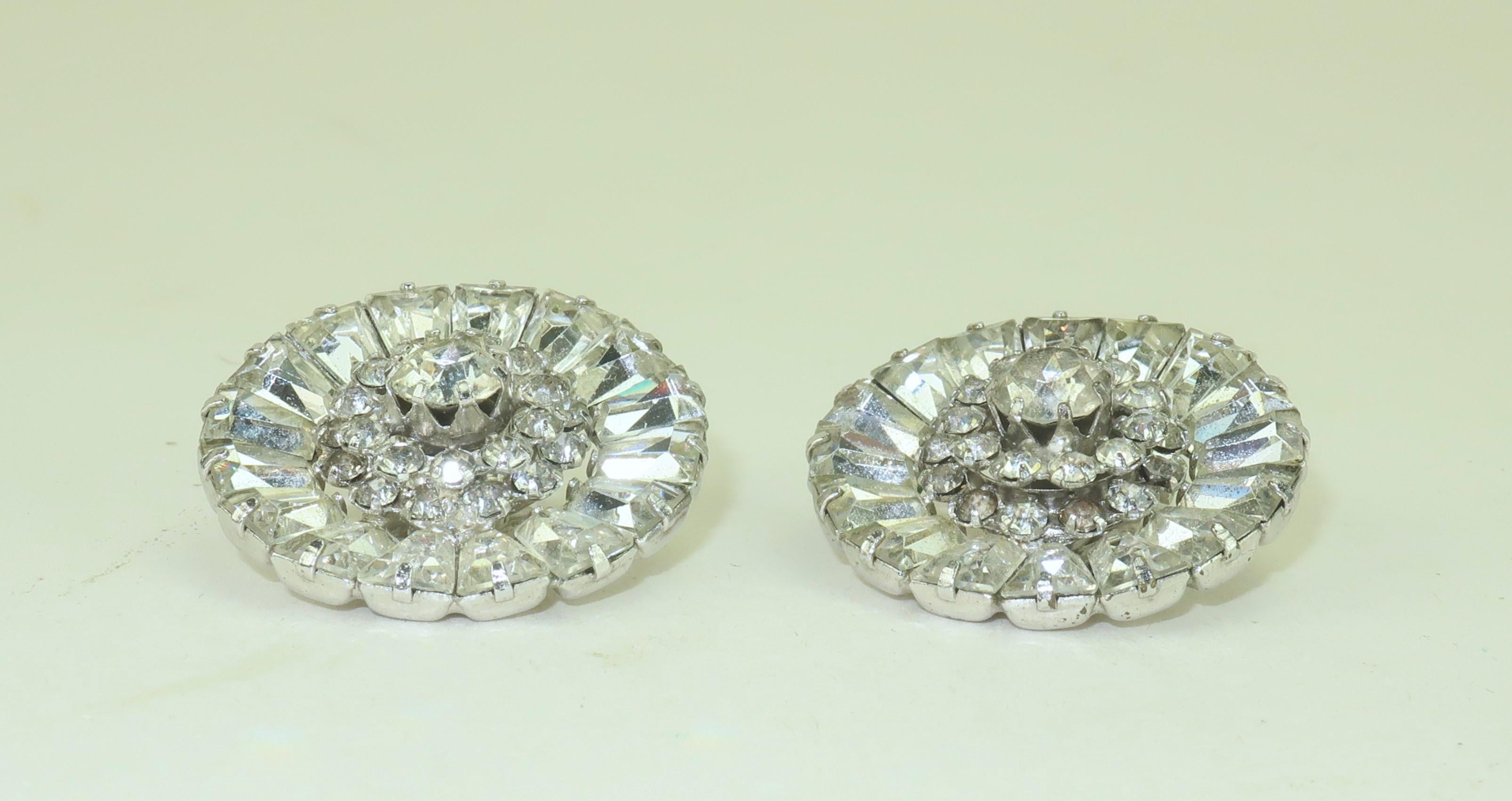 WEISS Rhinestone Cluster Clip-On Earrings, 1950’s For Sale 2