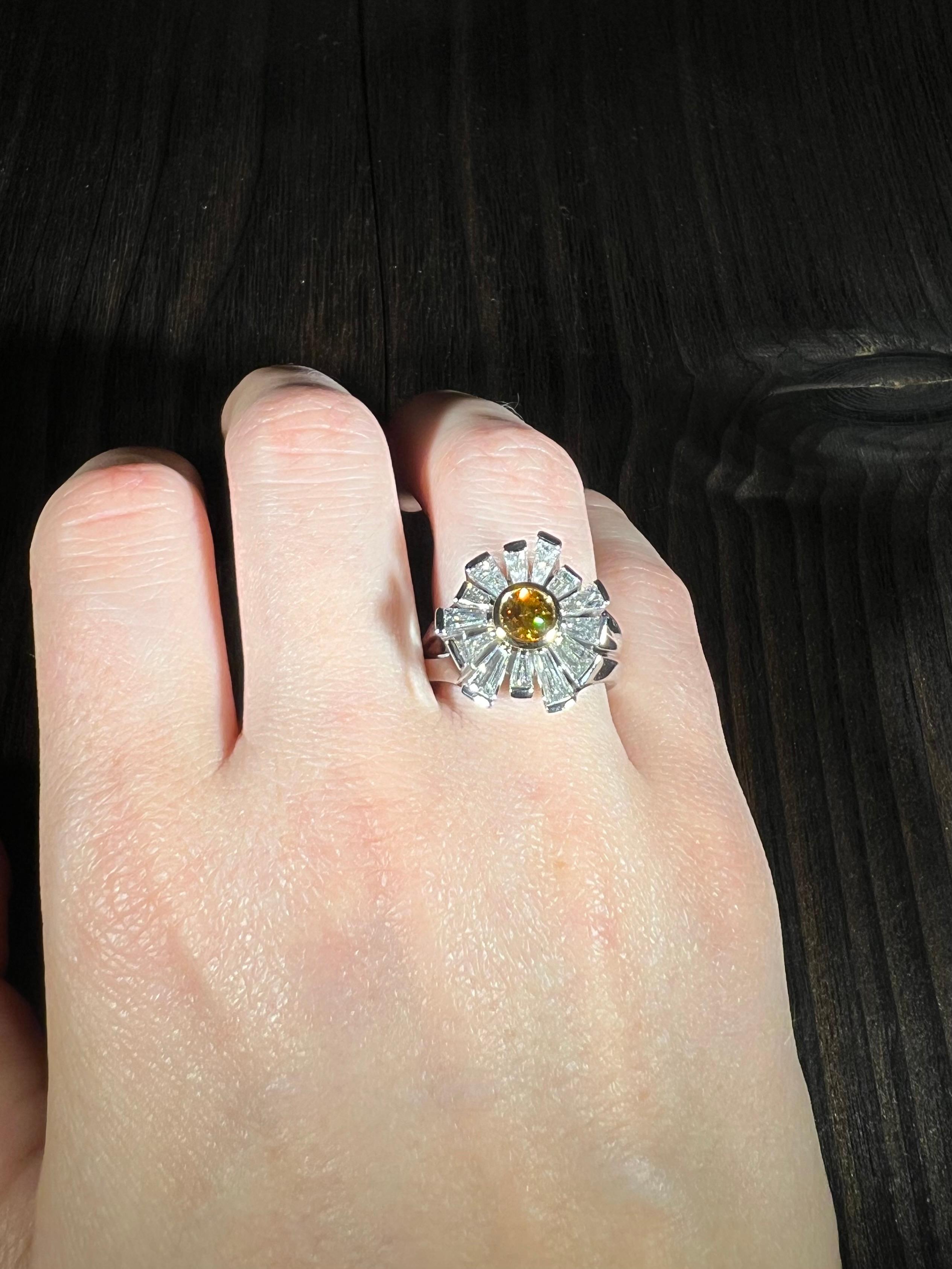 Weissgold Ring 18k mit naturfarbenen Diamanten (2.2 Carat) For Sale 4