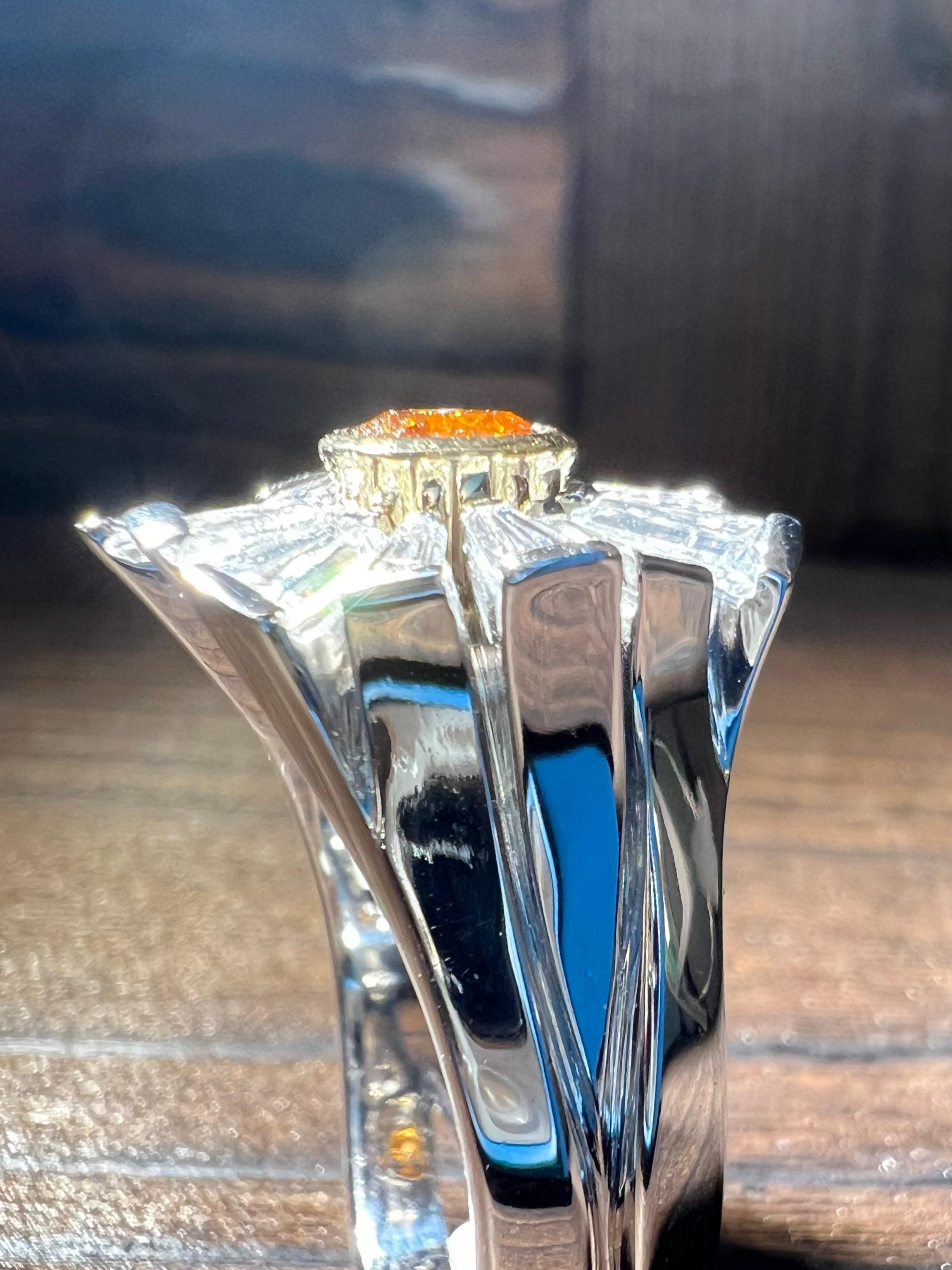 Brilliant Cut Weissgold Ring 18k mit naturfarbenen Diamanten (2.2 Carat) For Sale