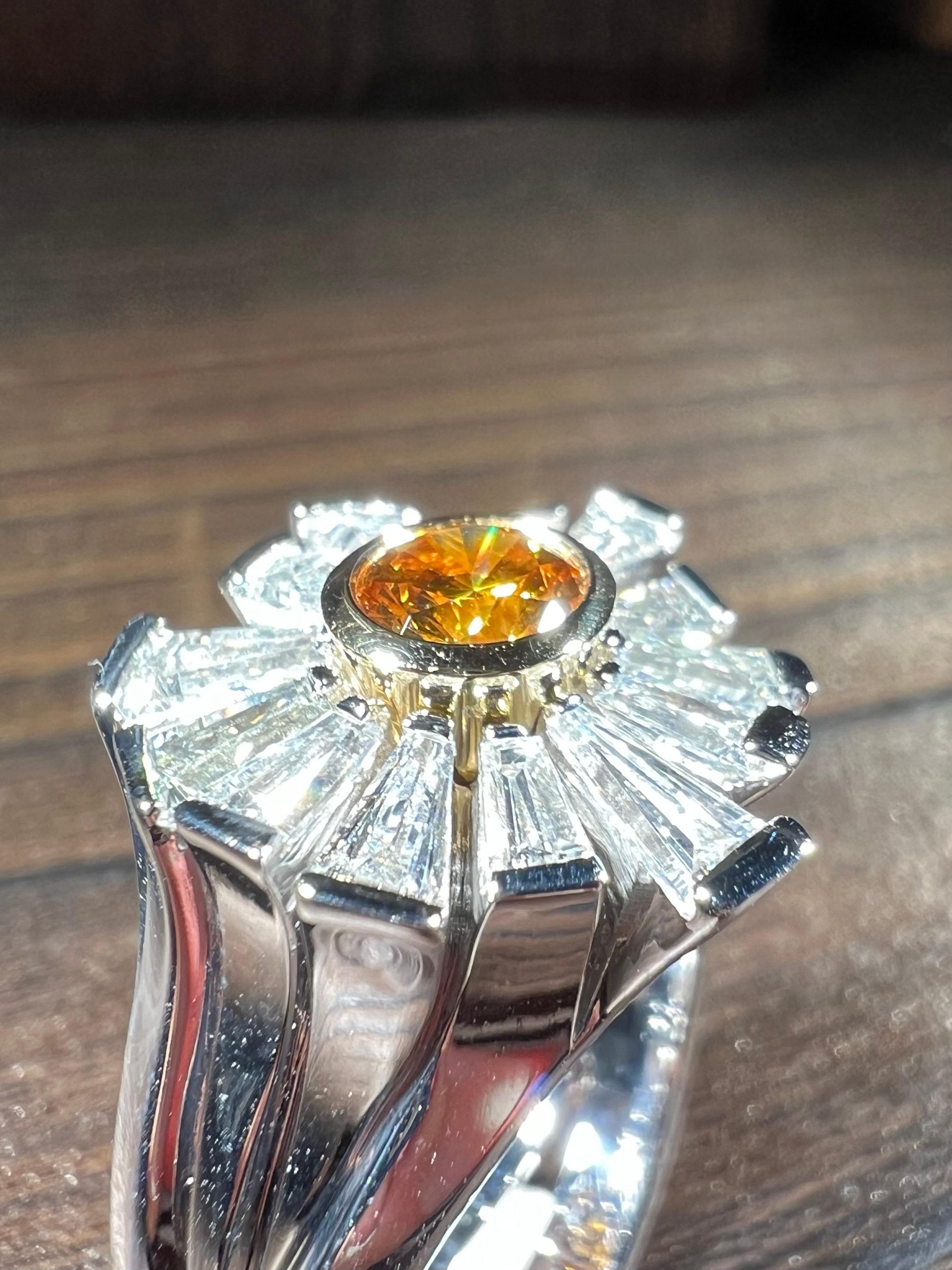 Weissgold Ring 18k mit naturfarbenen Diamanten (2.2 Carat) For Sale 1