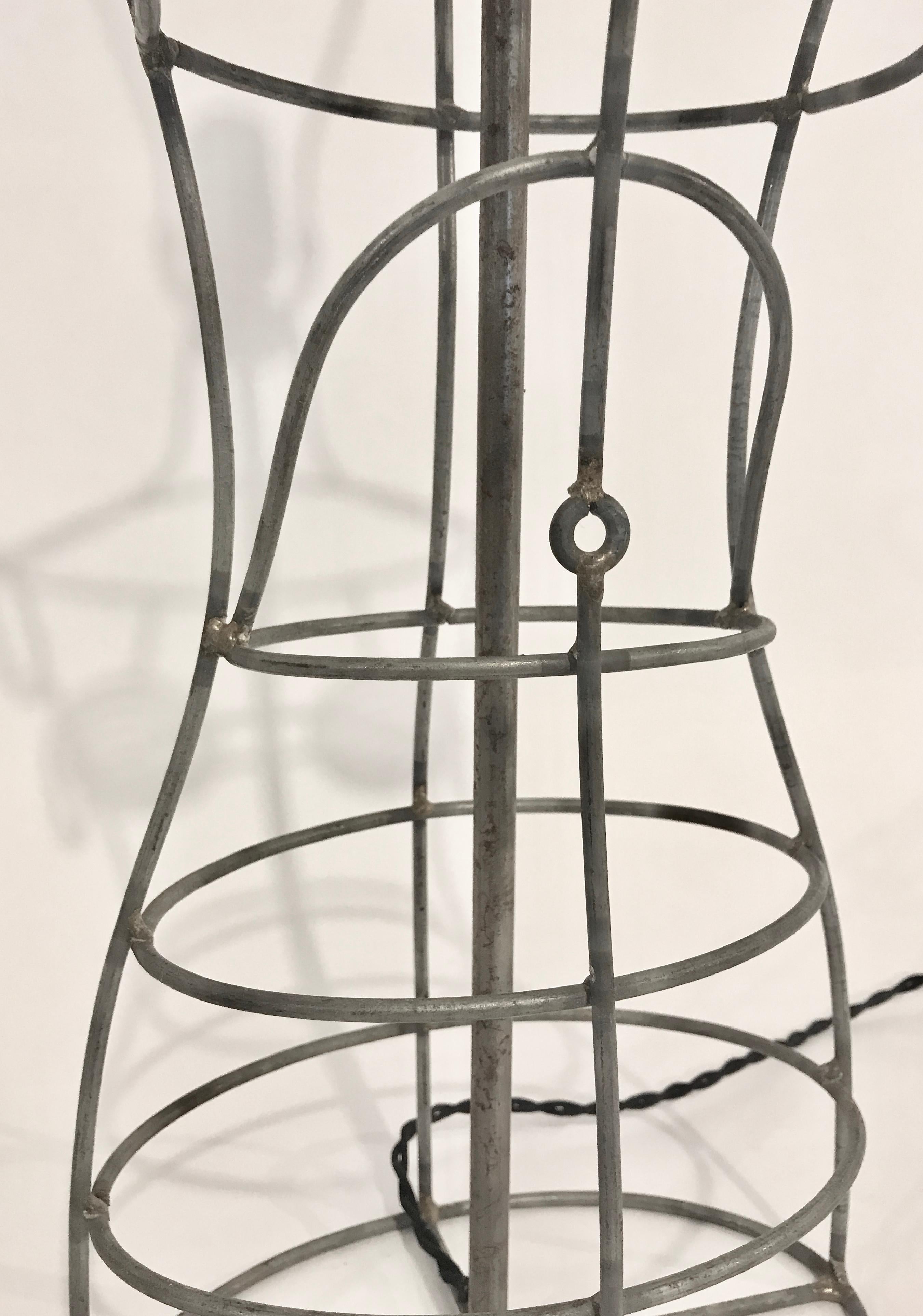 French Welded Steel Wire Dress Form Table Lamp, C. 1970 For Sale 7