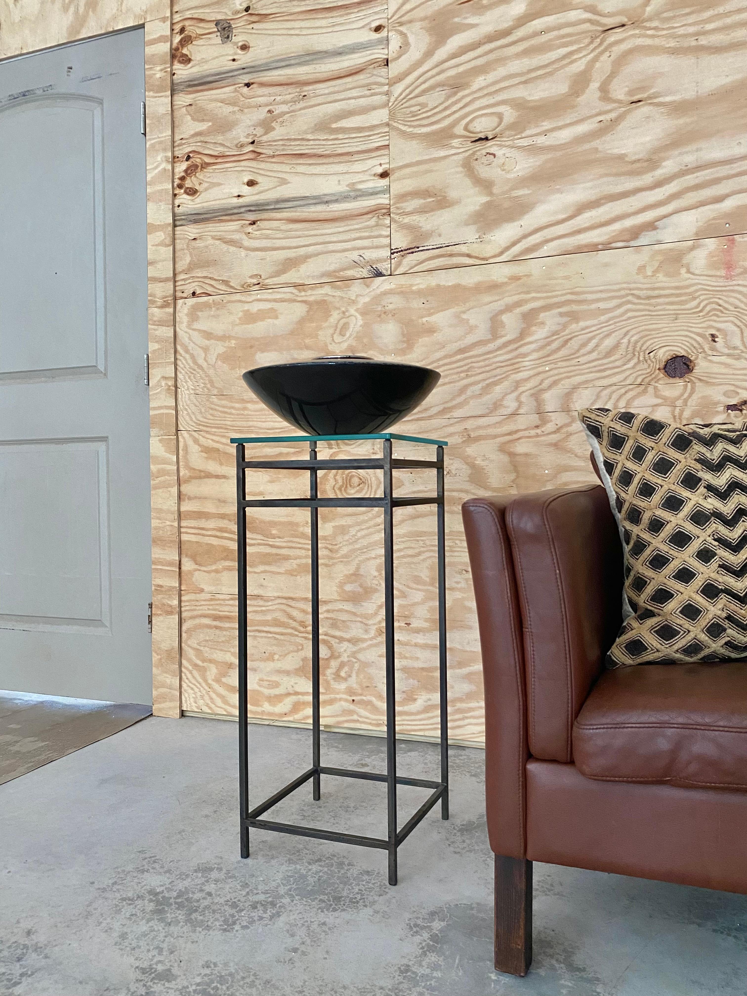 Piédestal moderniste en acier soudé / Support de plantes en vente 3
