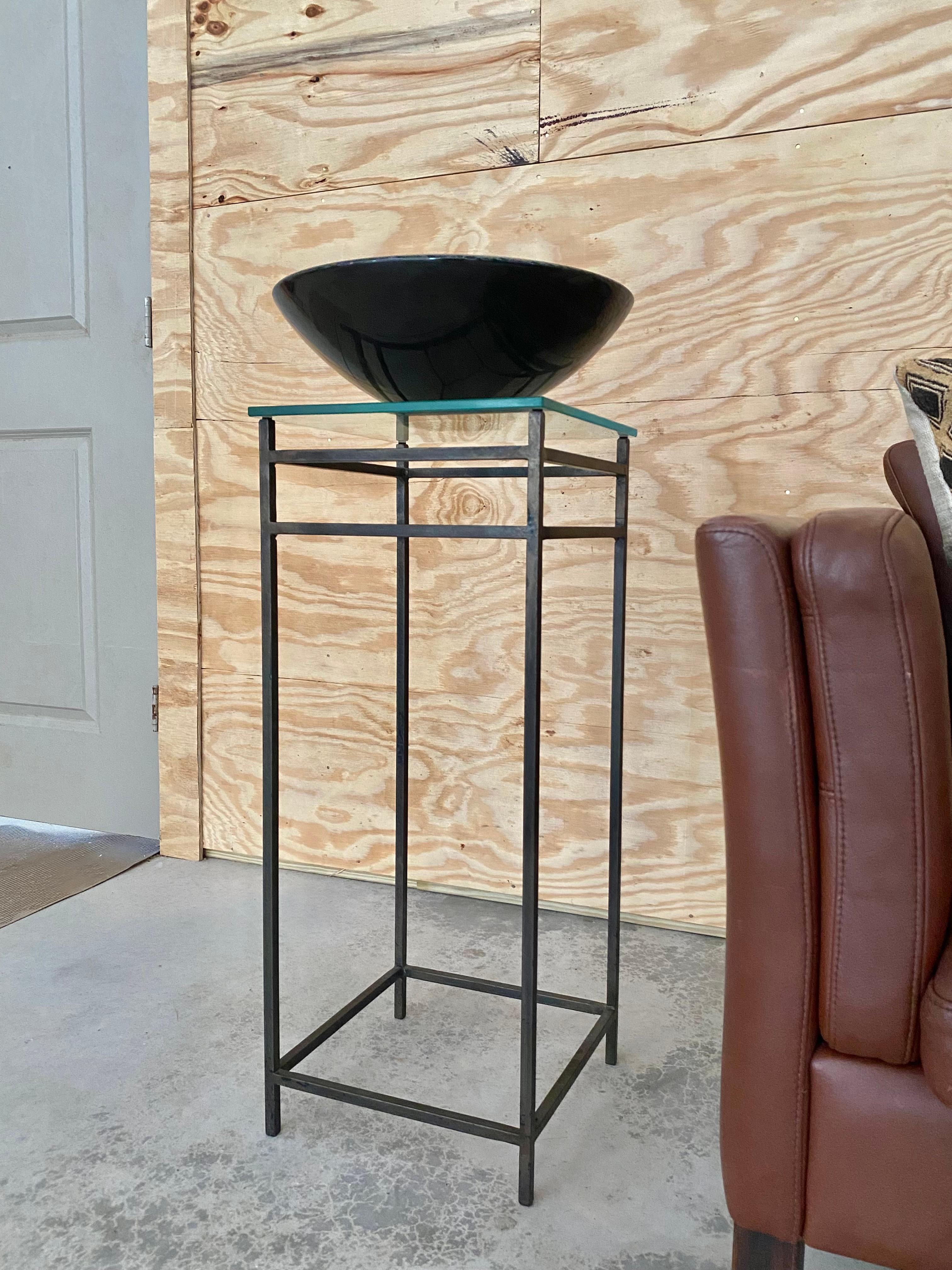 American Craftsman Piédestal moderniste en acier soudé / Support de plantes en vente