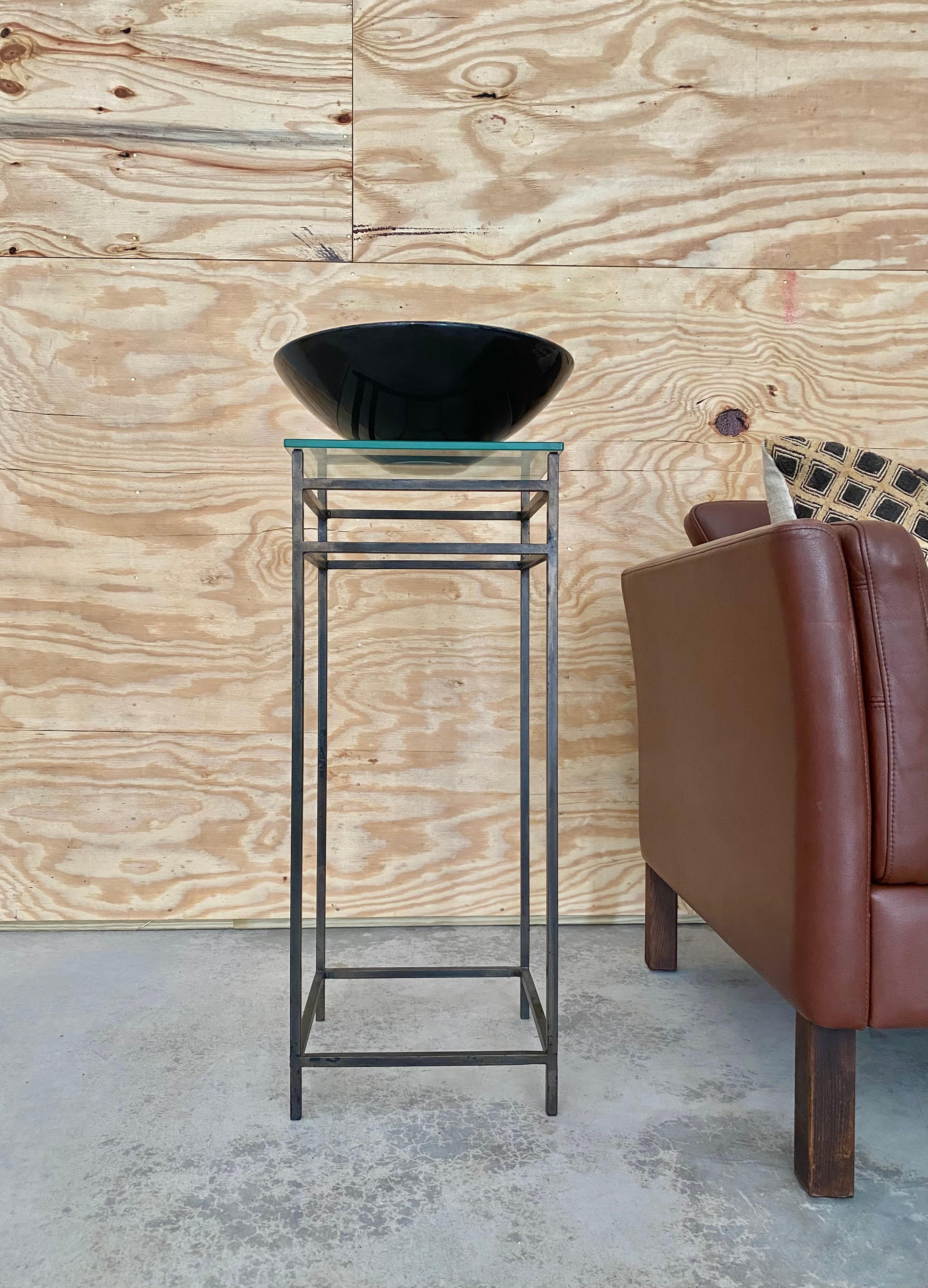 Soudé Piédestal moderniste en acier soudé / Support de plantes en vente