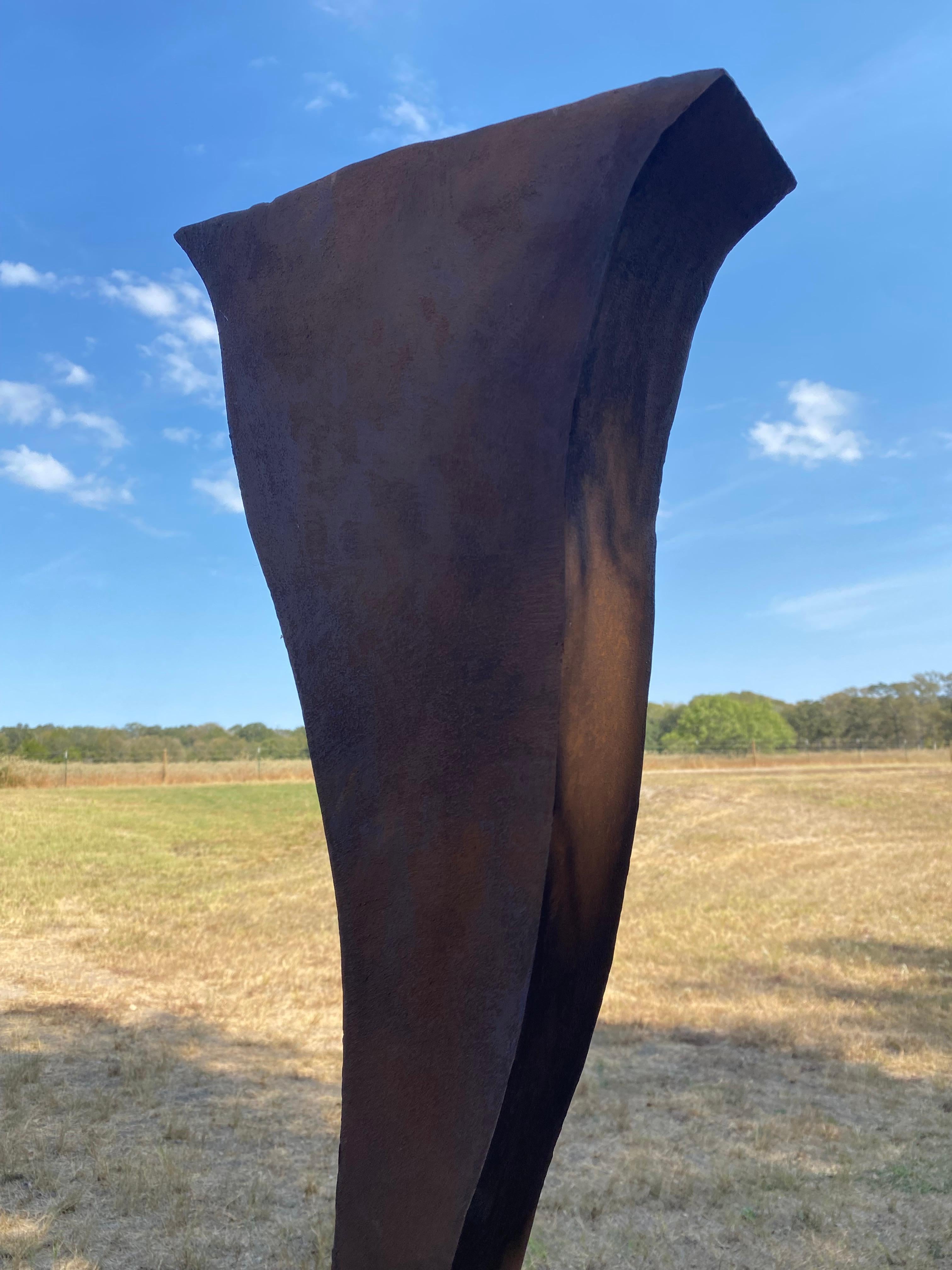 Sculptures en acier soudé (d'après SERRA), une paire en vente 3