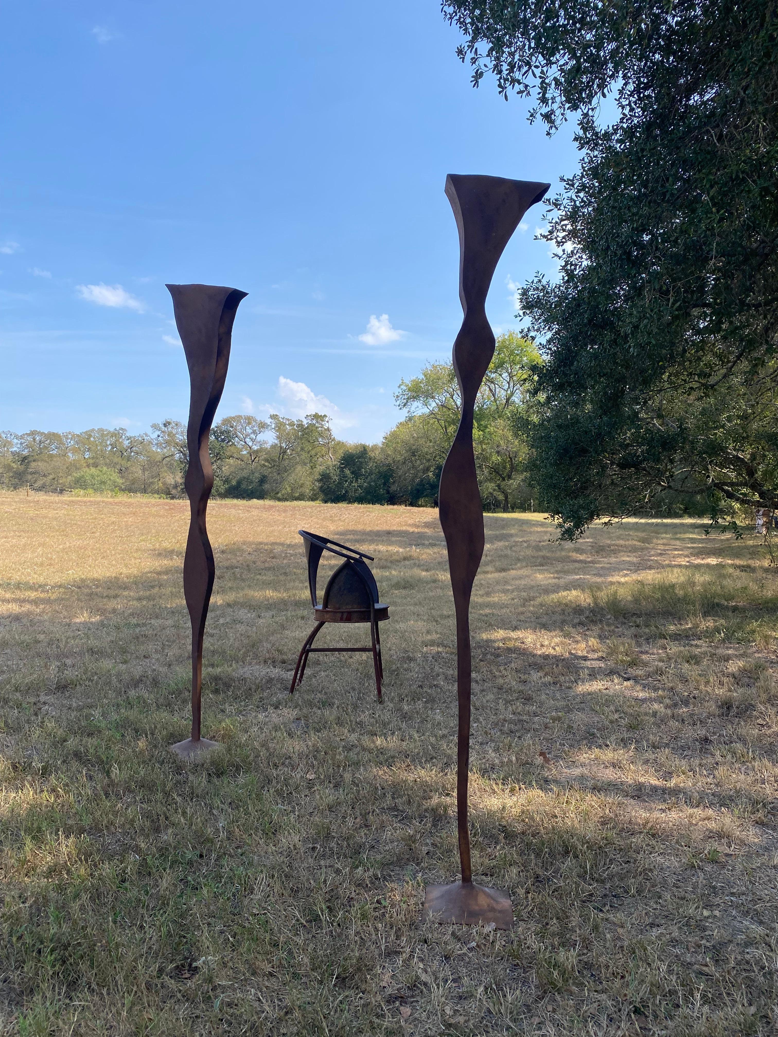 Sculptures en acier soudé (d'après SERRA), une paire en vente 9