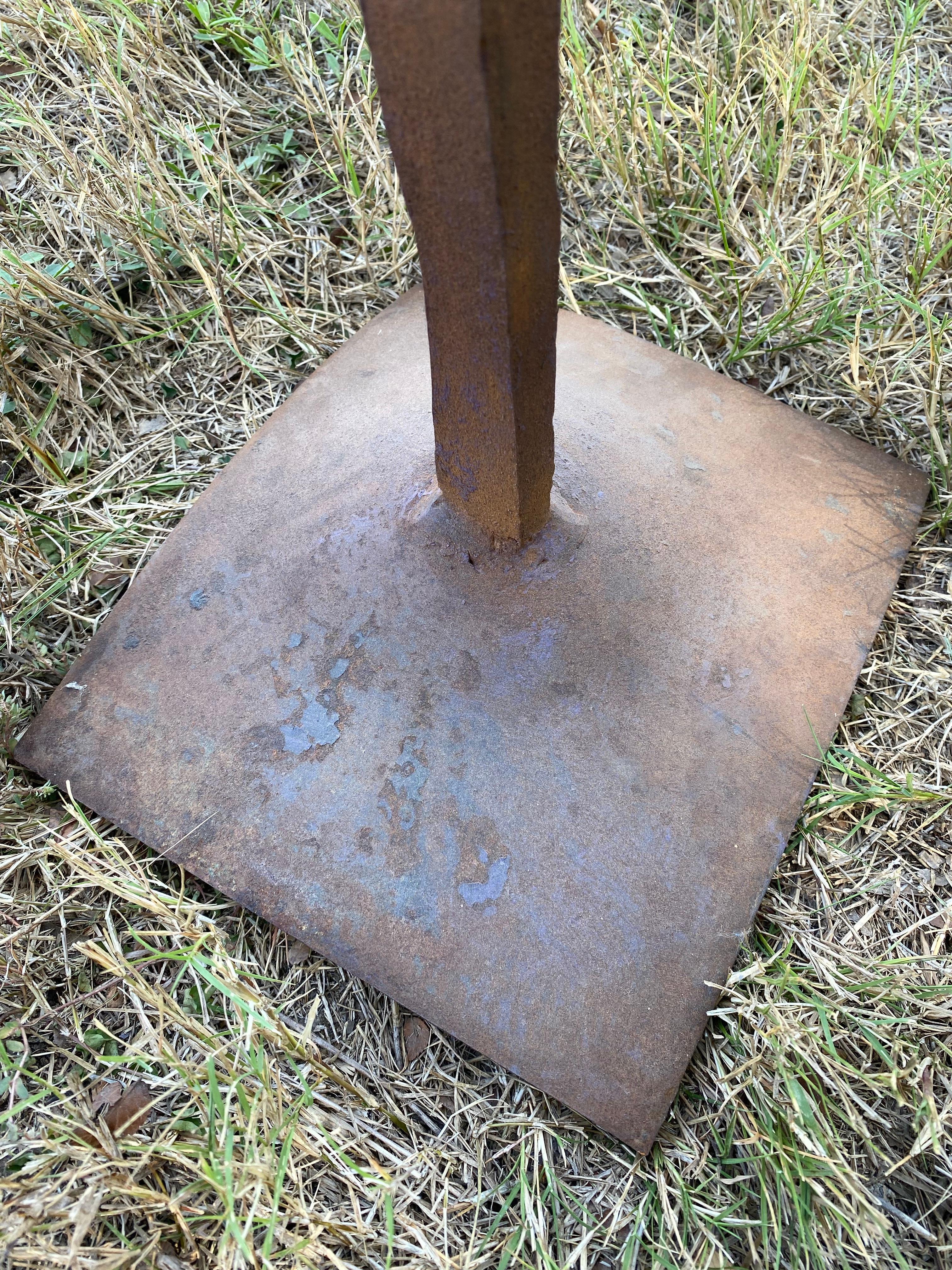 20ième siècle Sculptures en acier soudé (d'après SERRA), une paire en vente