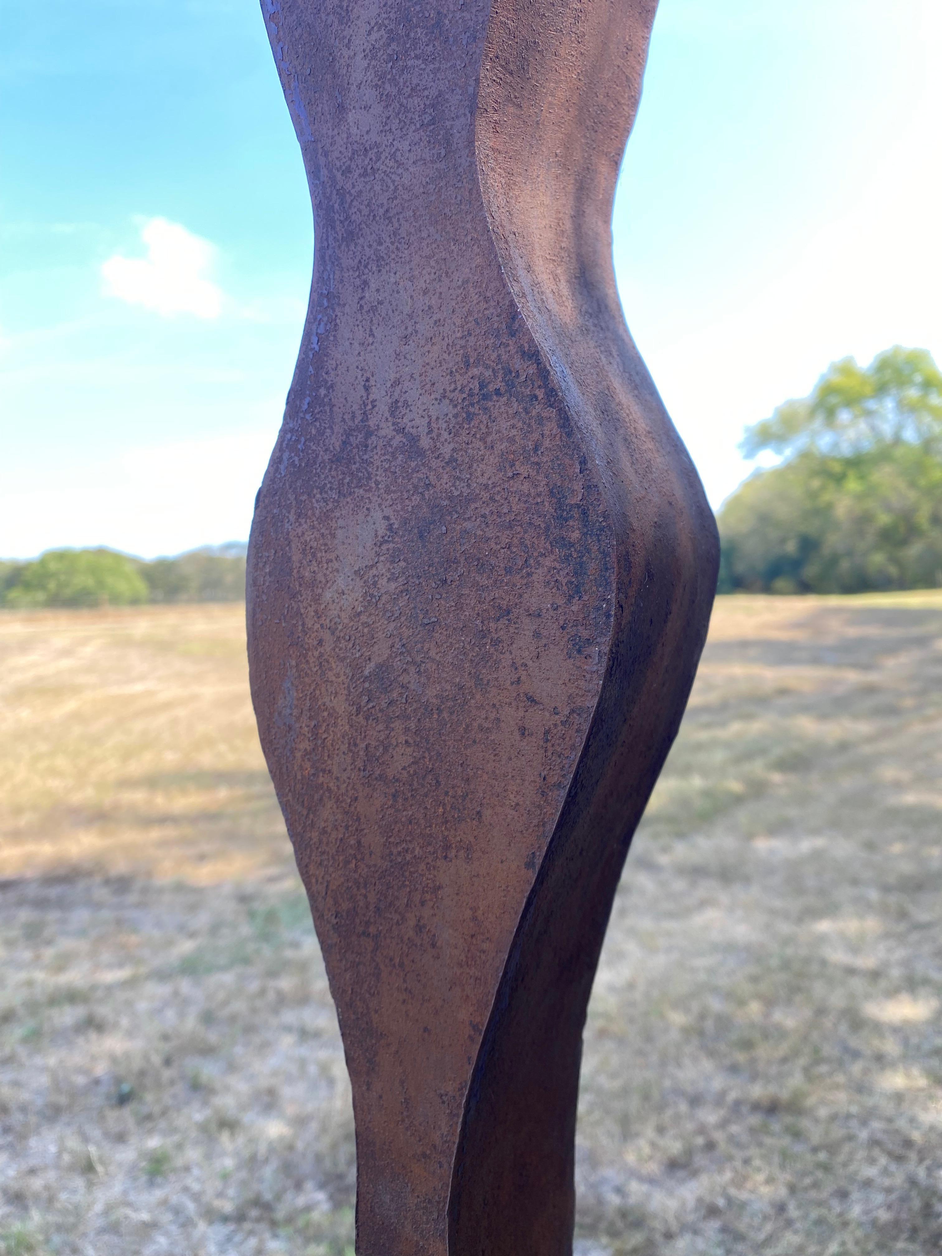 Sculptures en acier soudé (d'après SERRA), une paire en vente 1