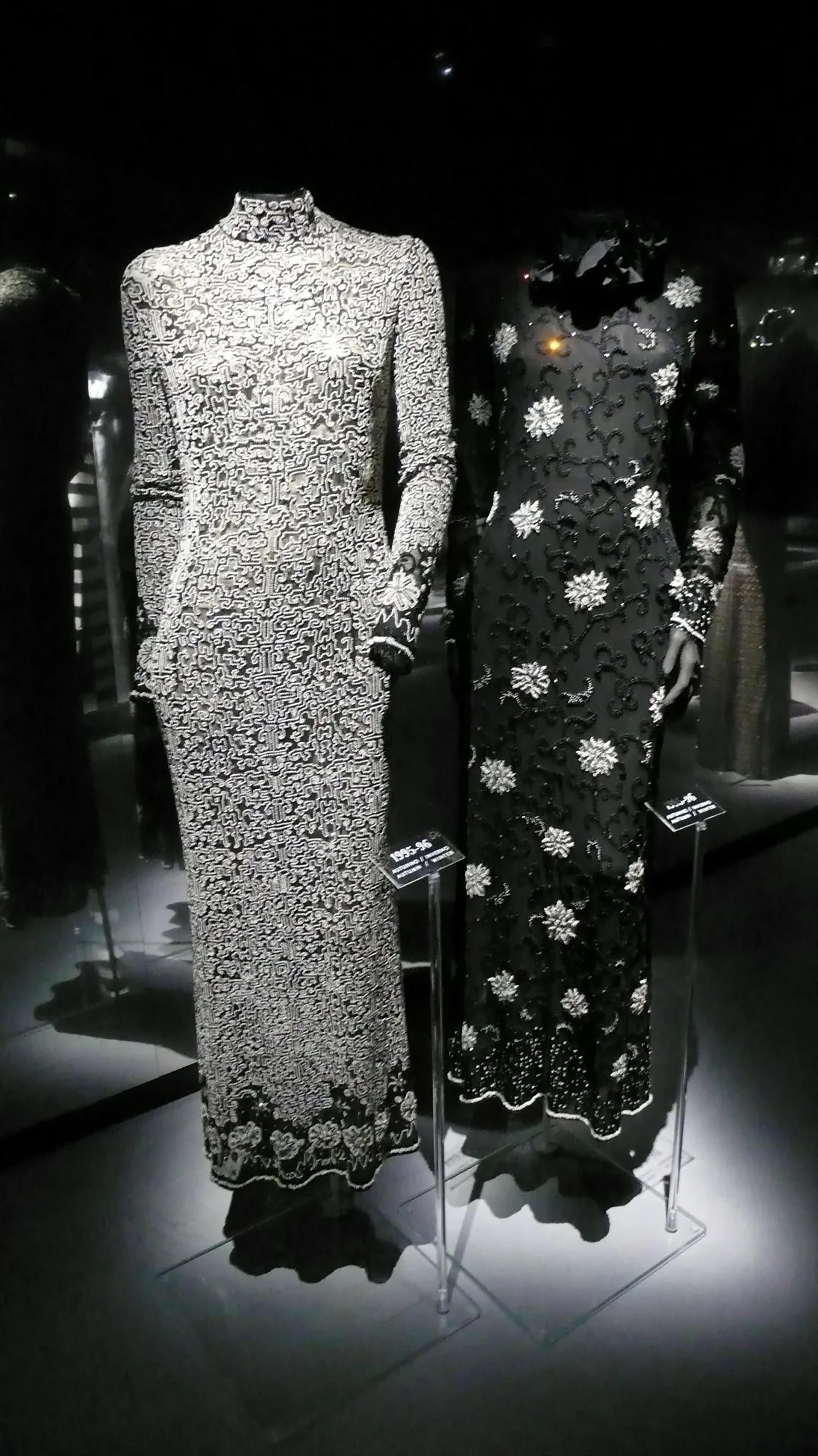 Abito da passerella ben documentato di Giorgio Armani Autunno/Inverno 1995 in vendita 5