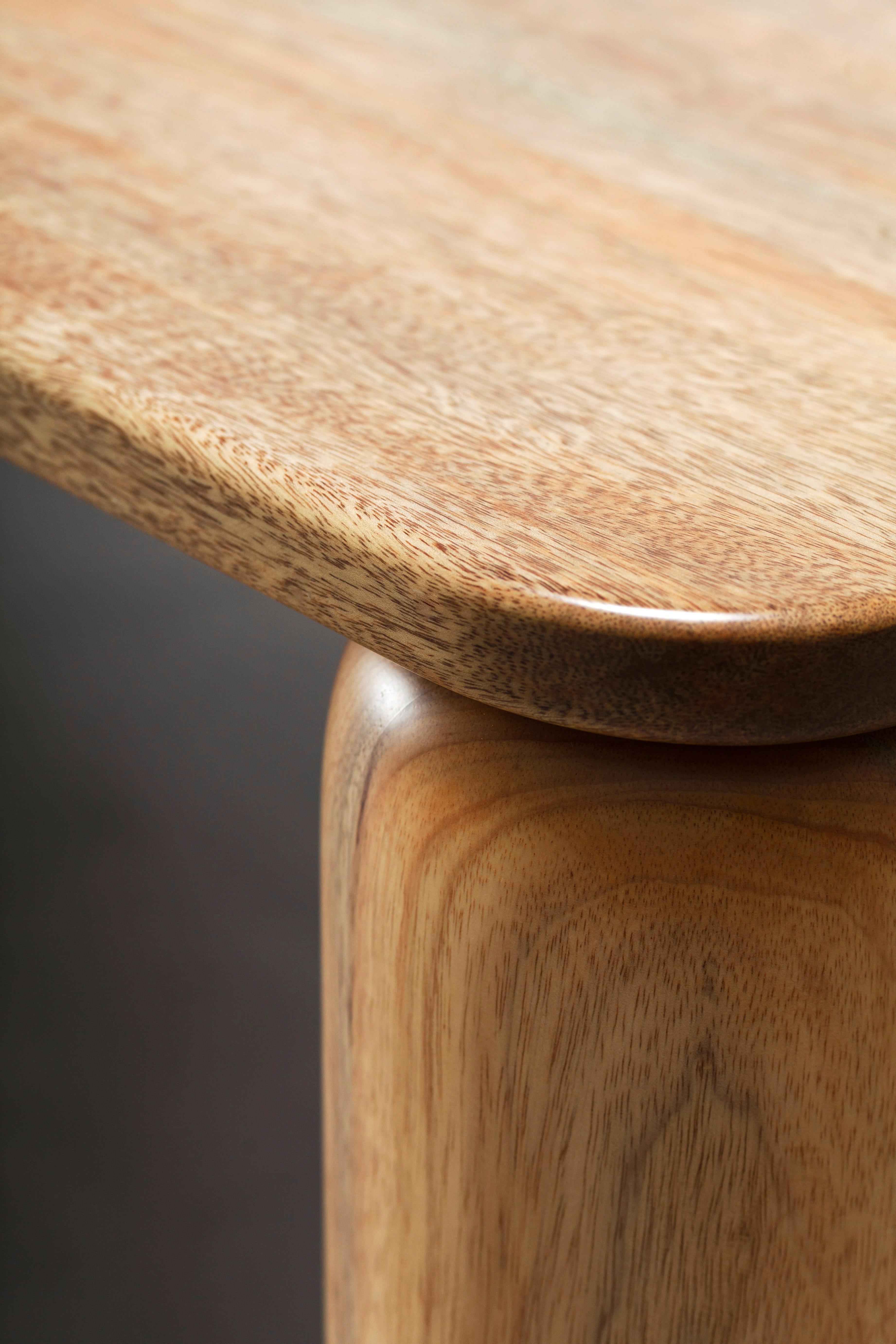 Table de salle à manger bien ancrée par Laluz Neuf - En vente à Geneve, CH