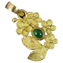 Vintage Well Made 18 Carat Gold and Emerald Cabochon Flower Pendant