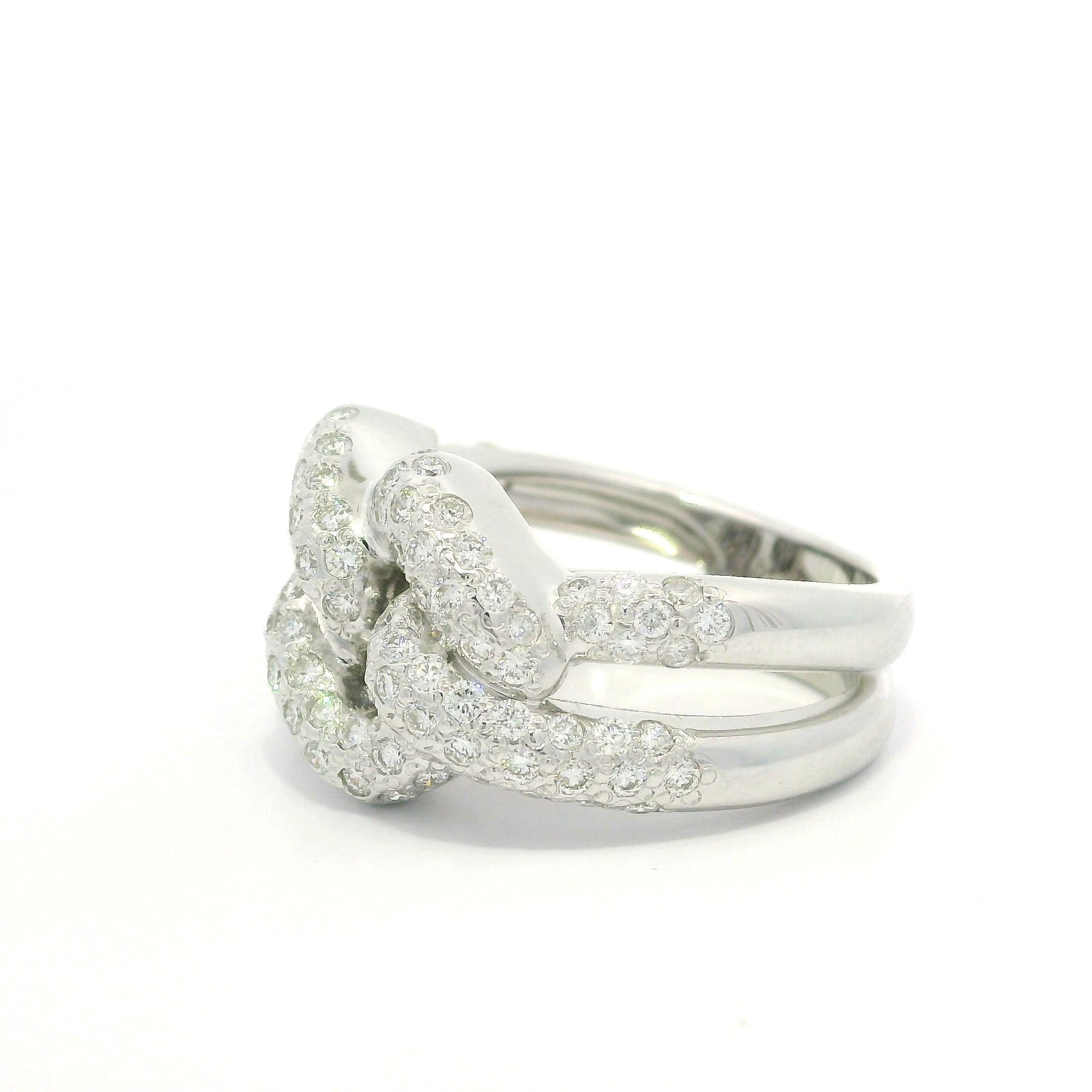 Well Made 18k White Gold 2.40ctw Pave Diamond Curb Link Band Ring For Sale 5